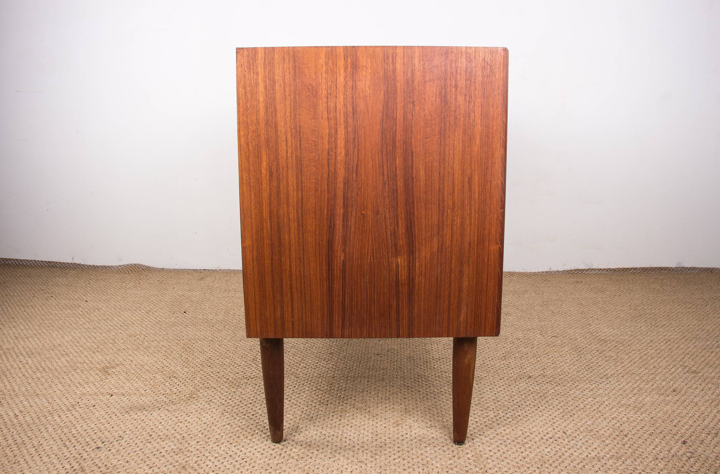 Danish teak chest of drawers or small sideboard, 3 large drawers, 1960.