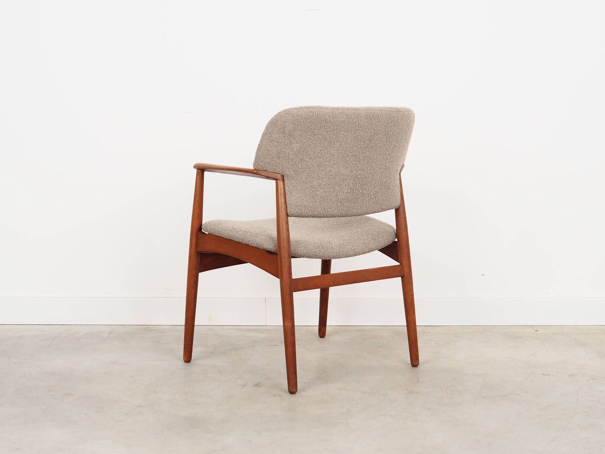 Oak armchair, designer: Ejner Larsen & Aksel Bender Madsen for Fritz Hansen
