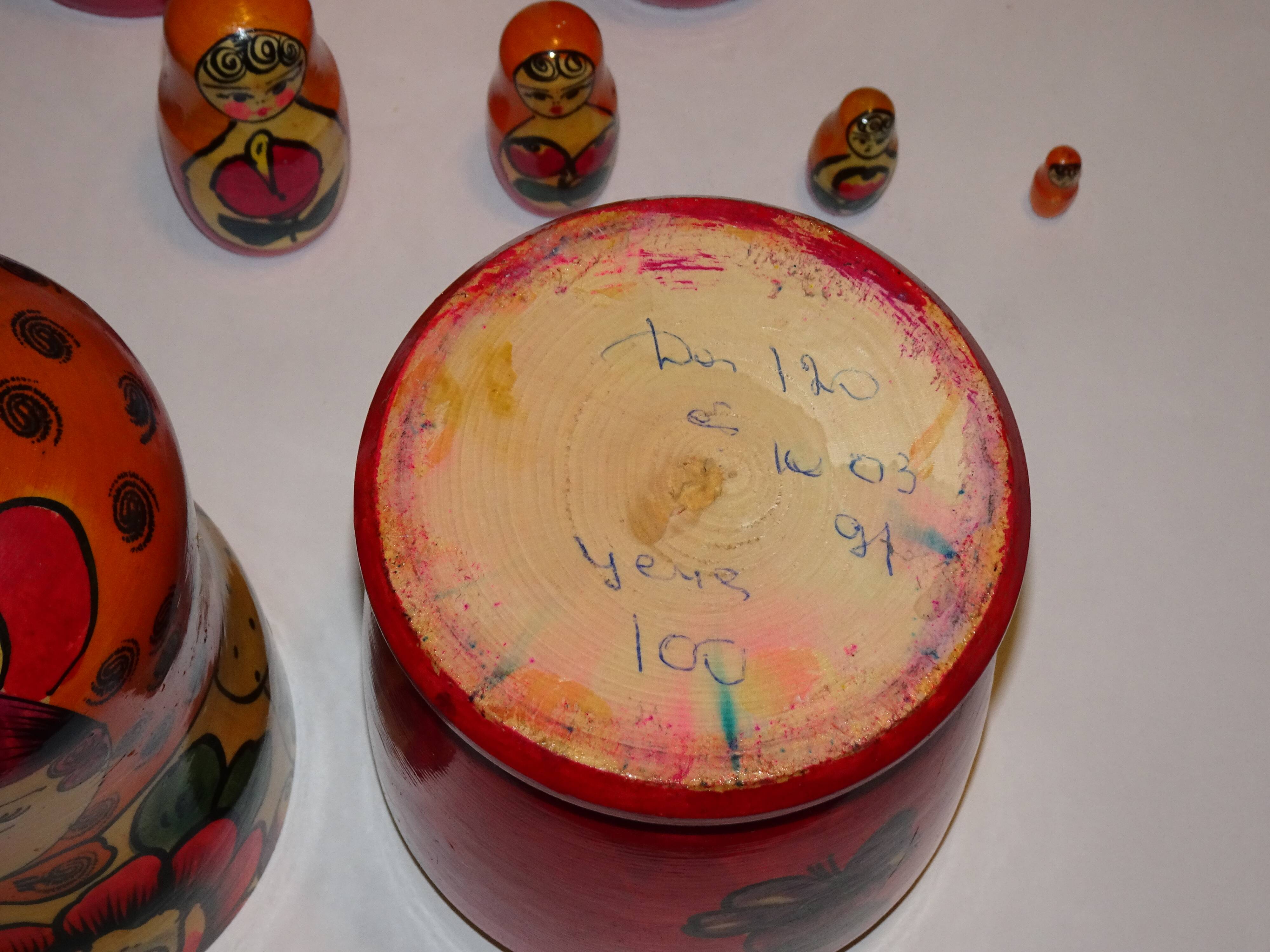 Set of 8 Matriochka nesting dolls