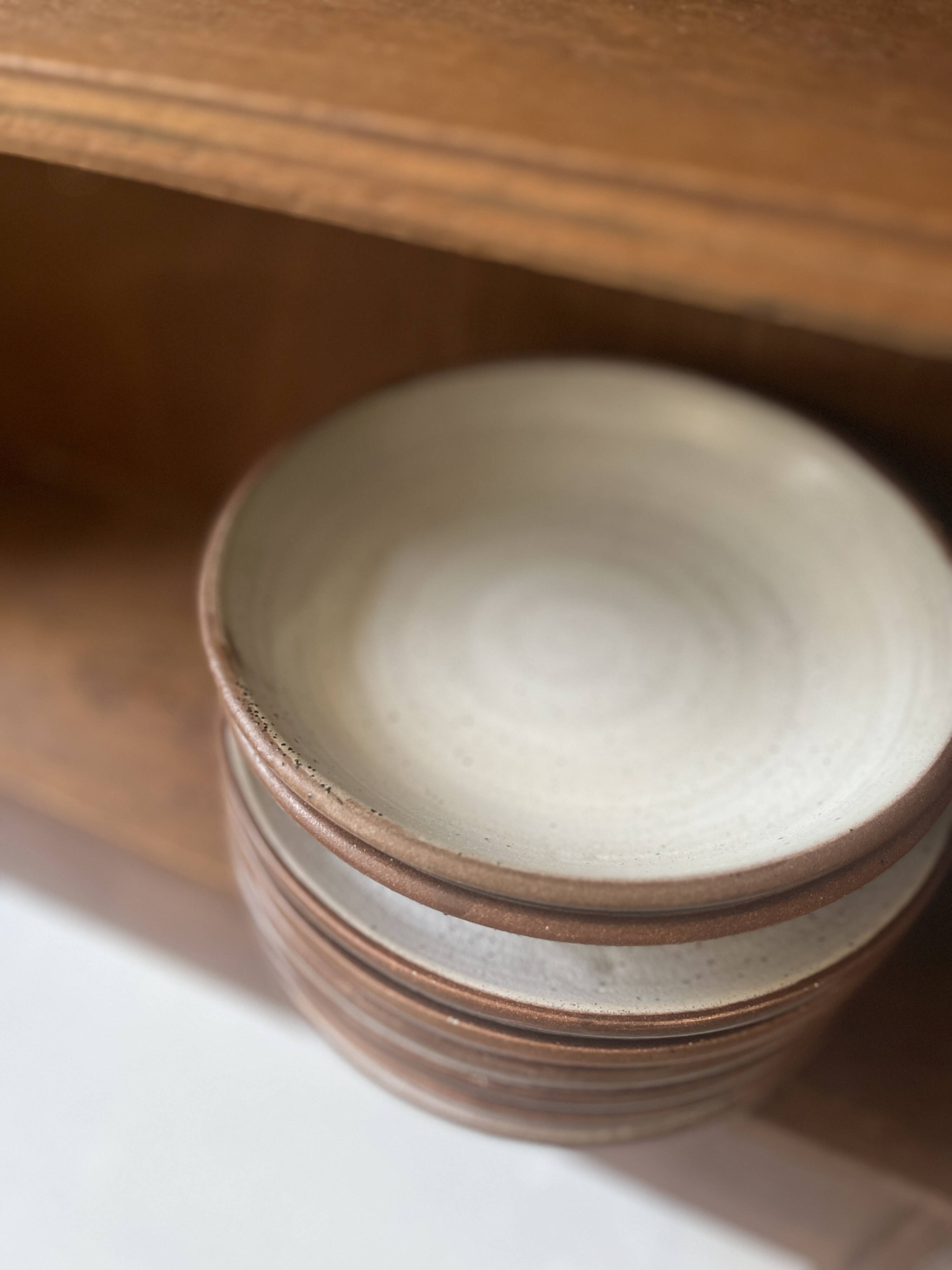 dessert service 6 flat plates + 2 soup plates in Gien sandstone, 1970