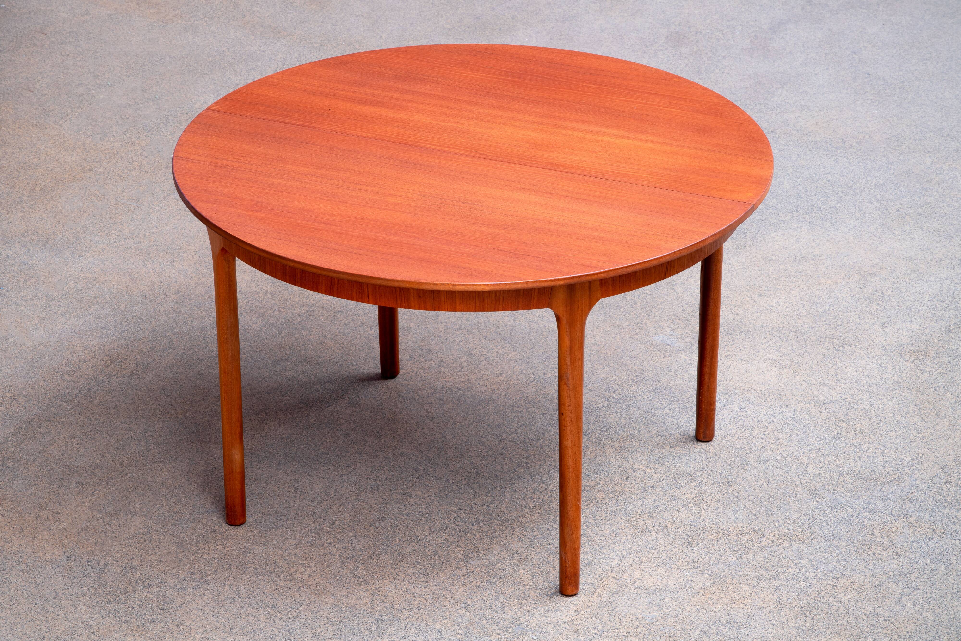 Set Table and 4 built-in chairs Scandinavian vintage 1960