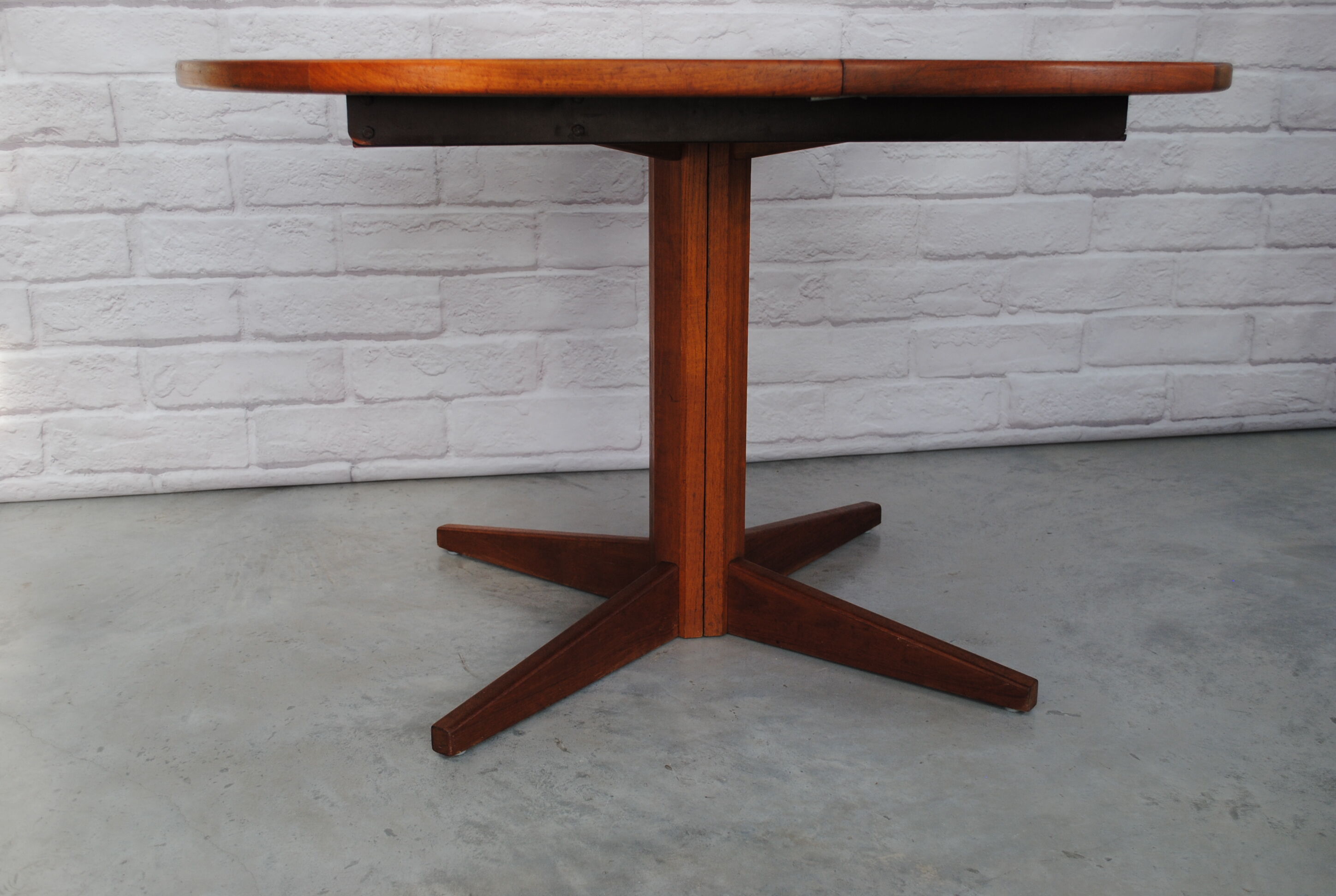 Table to eat expandable in teck