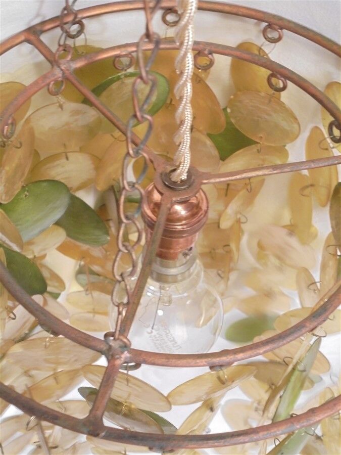 Suspension of mother-of-pearl stamps