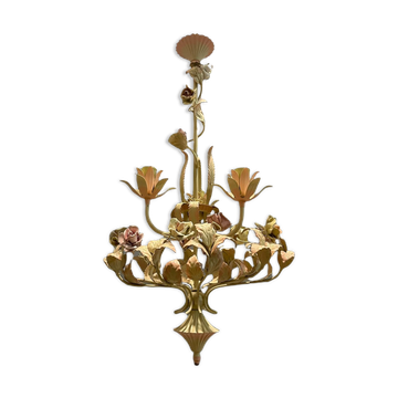 Lustre rose en céramique