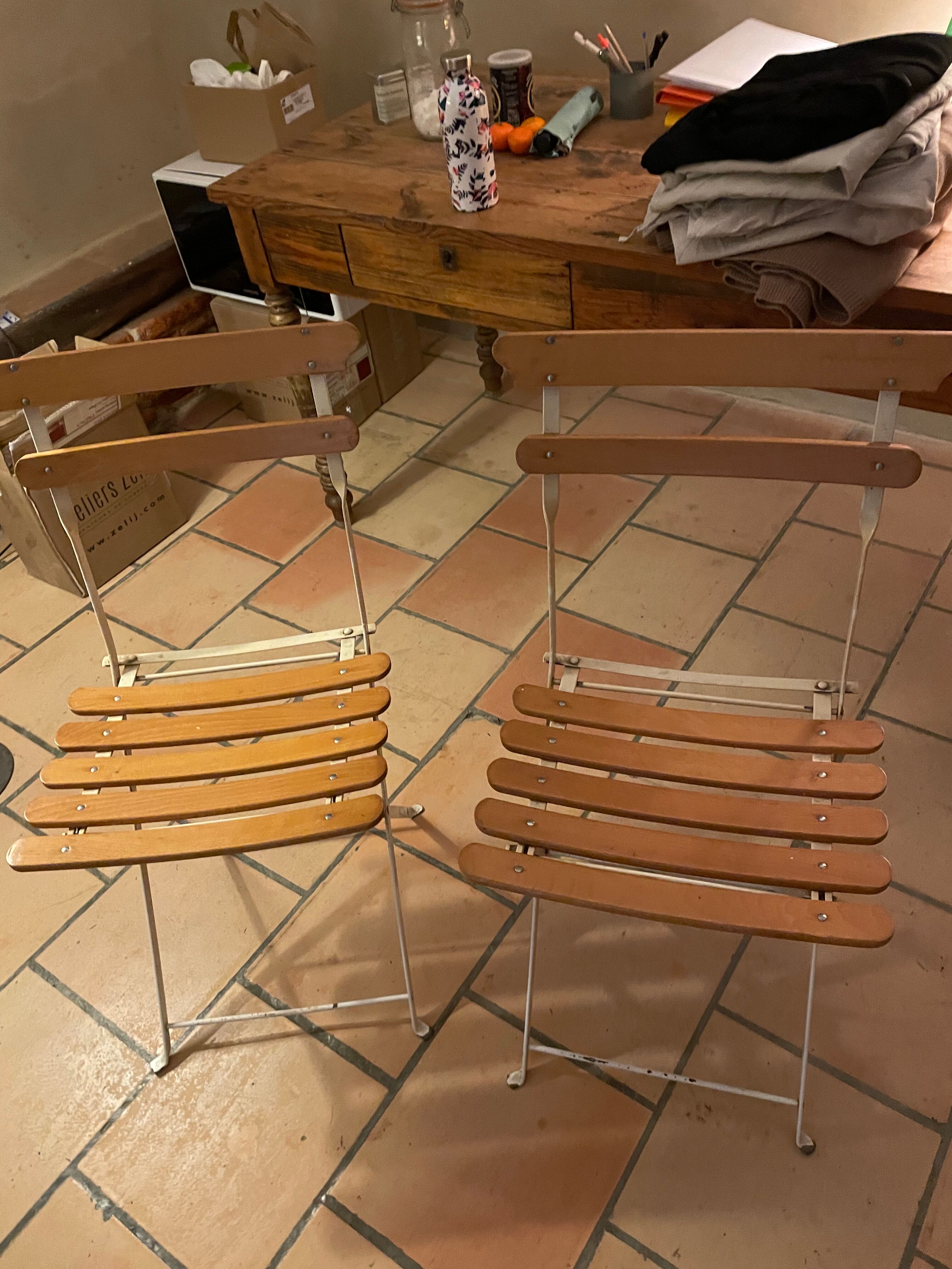 Folding chairs