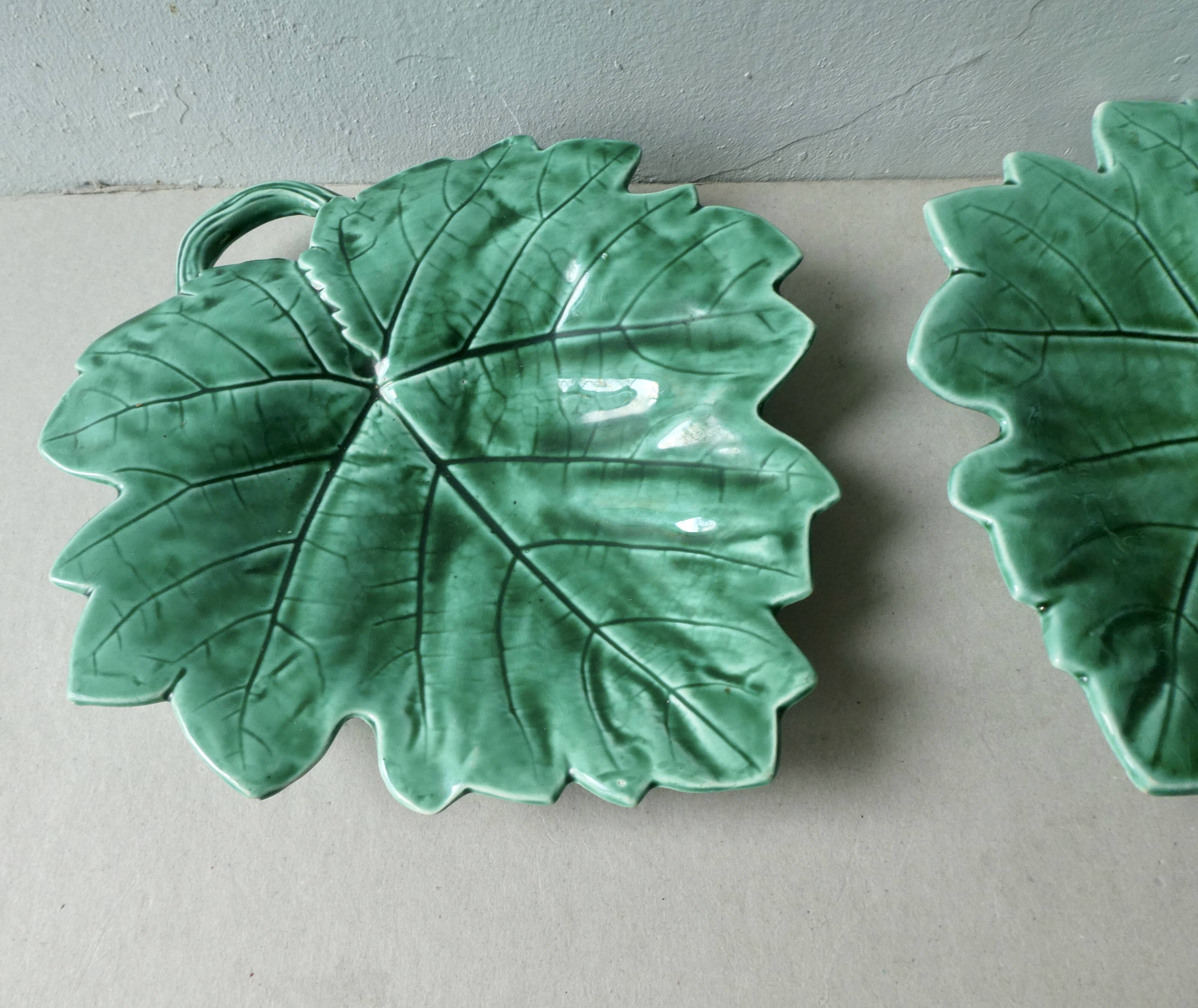 Set of 2 leaf-shaped bowls, Sarreguemines France