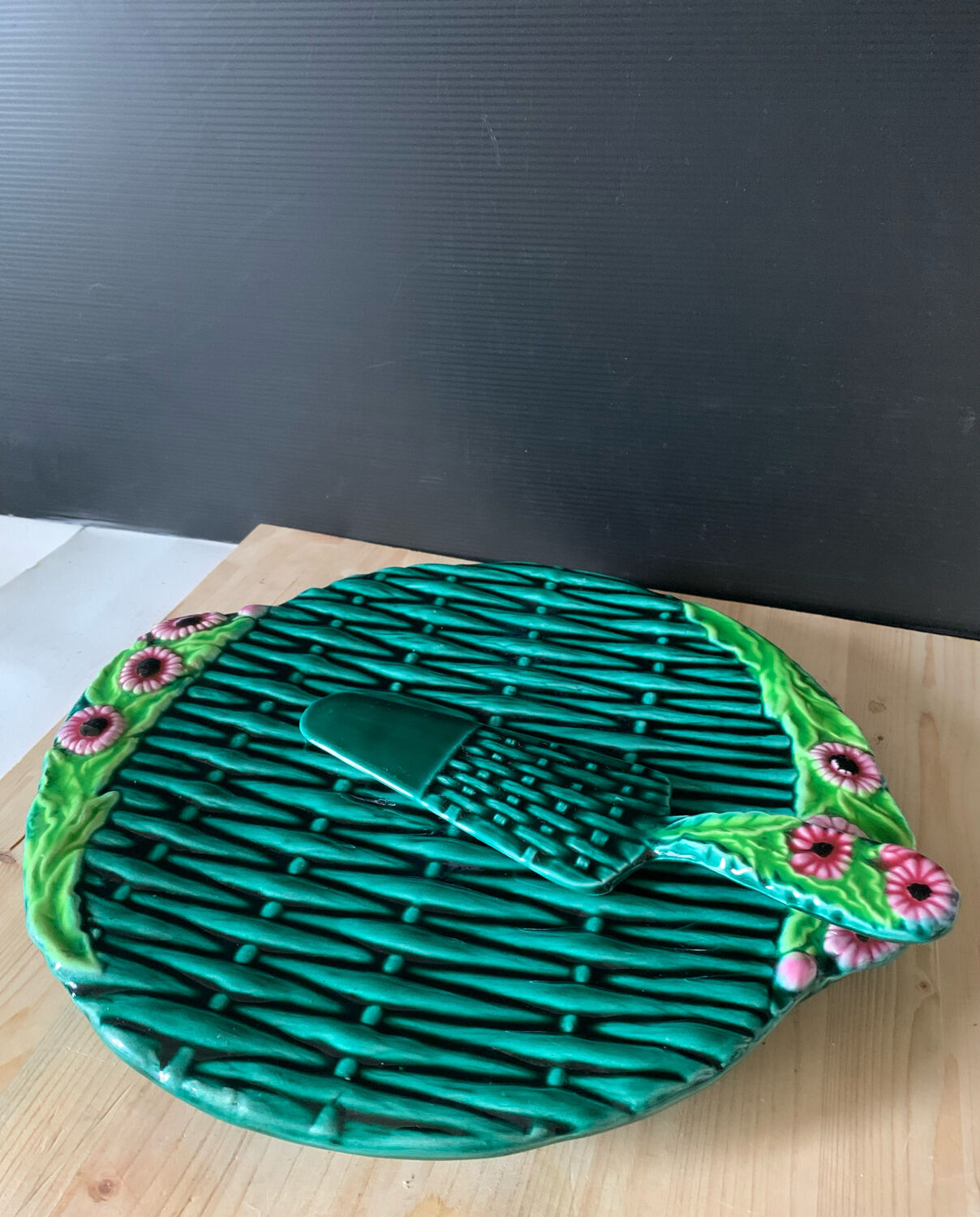 Slip pie dish Vallauris