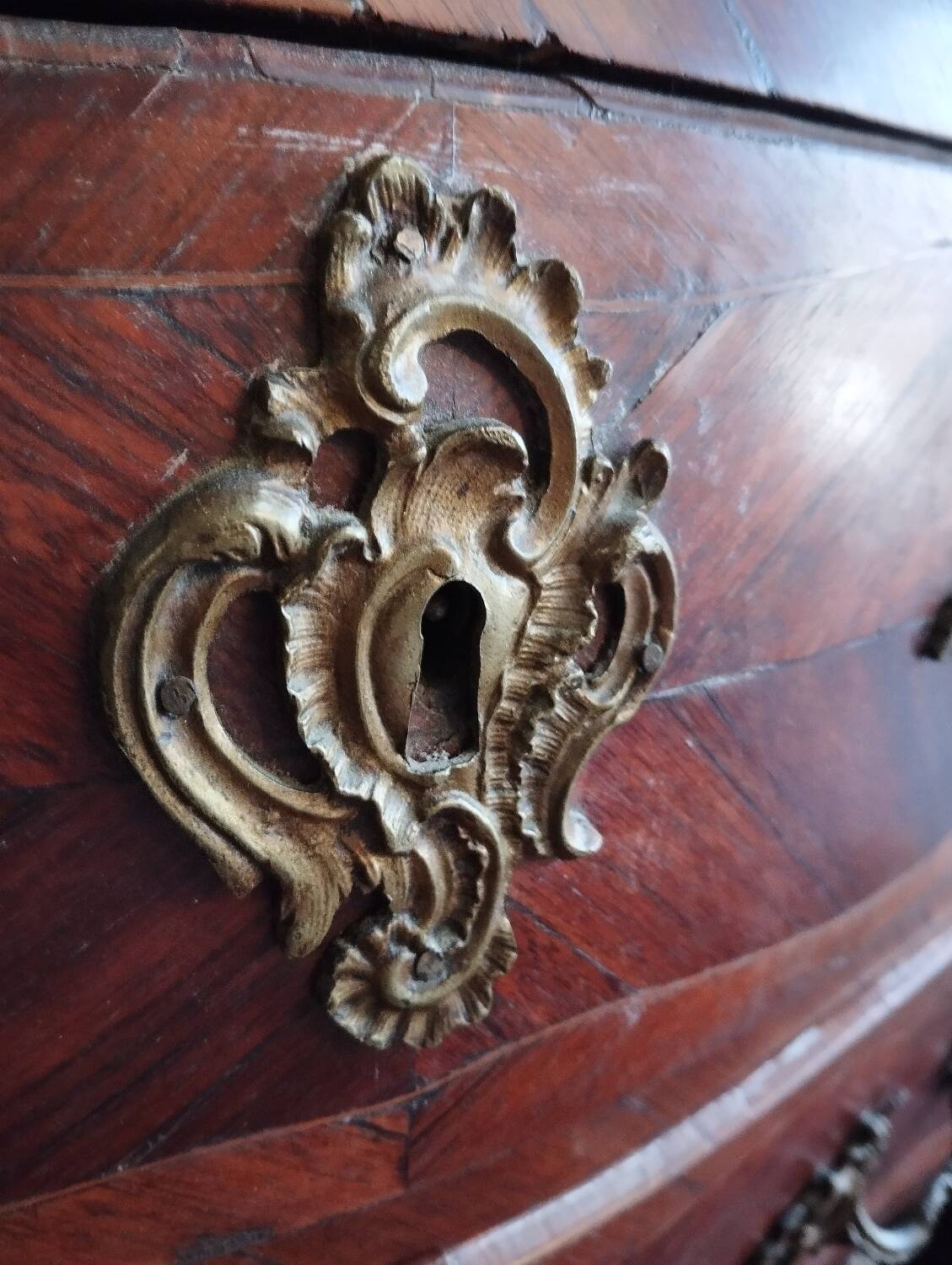 Louis XV style marquetry chest of drawers