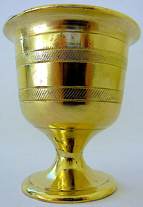 Former bronze cockroach with natural goose or cane egg