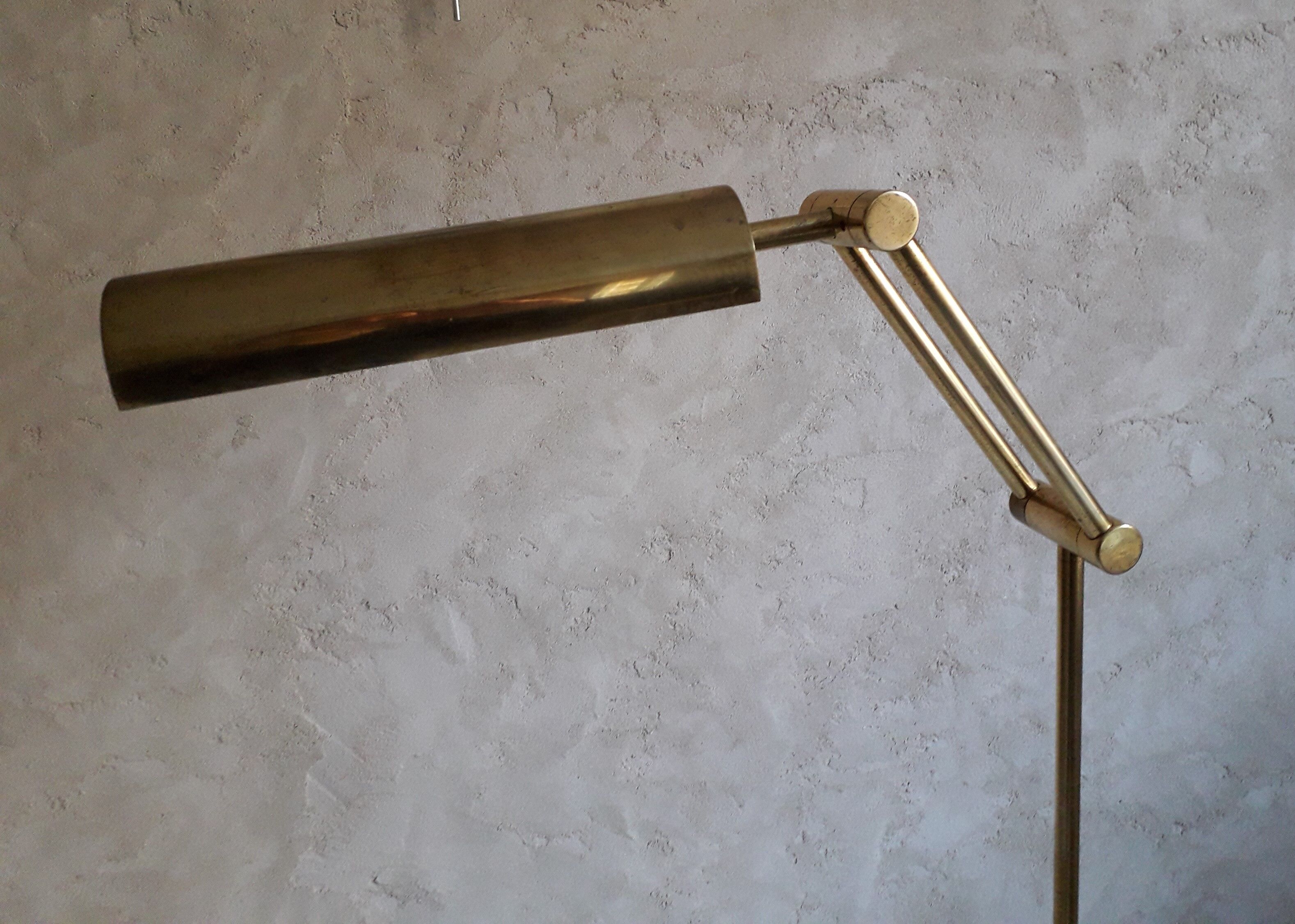 Brass articulated lamppost