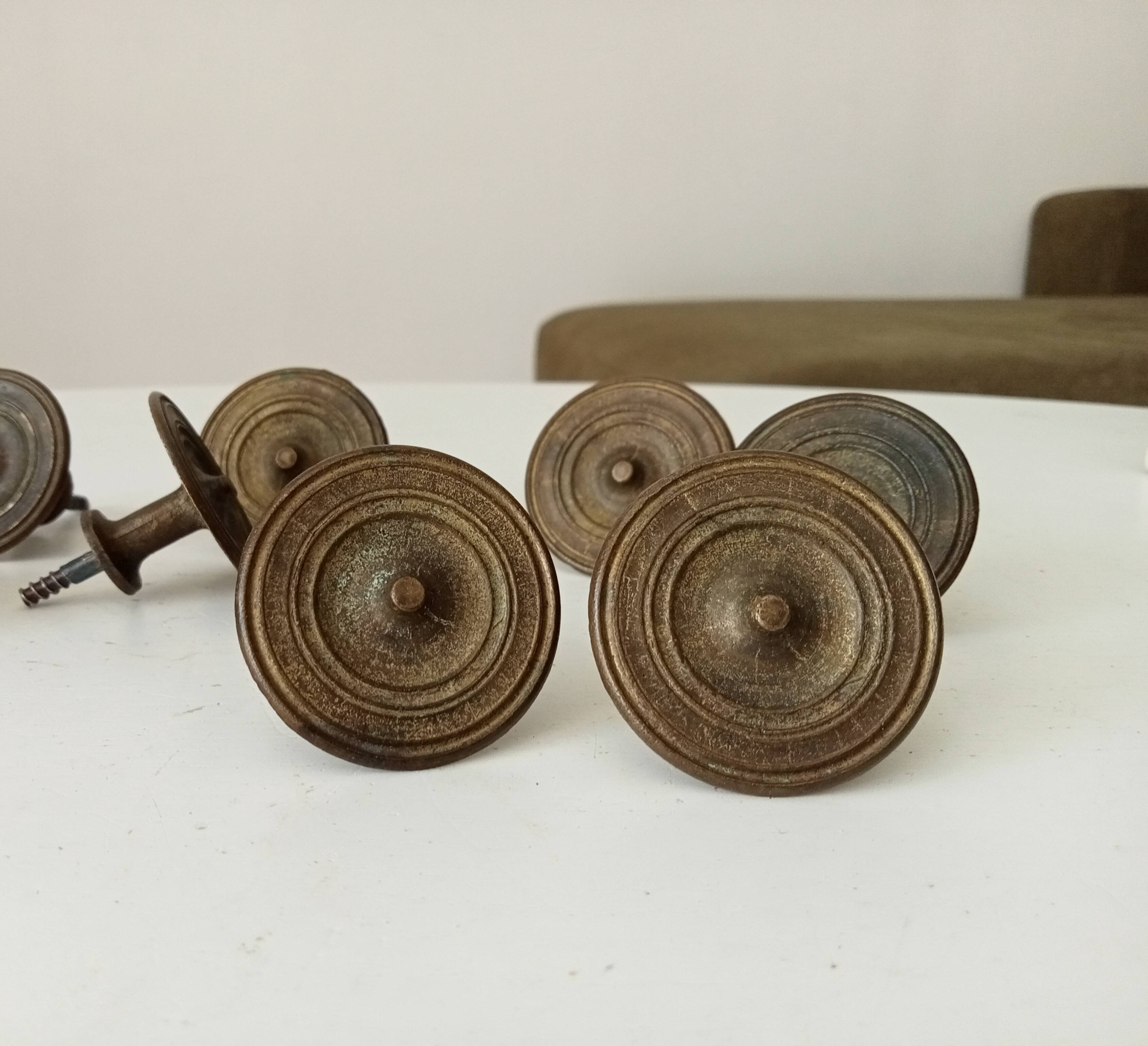 Paire de boutons de meuble ancien en bronze Empire XIXeme