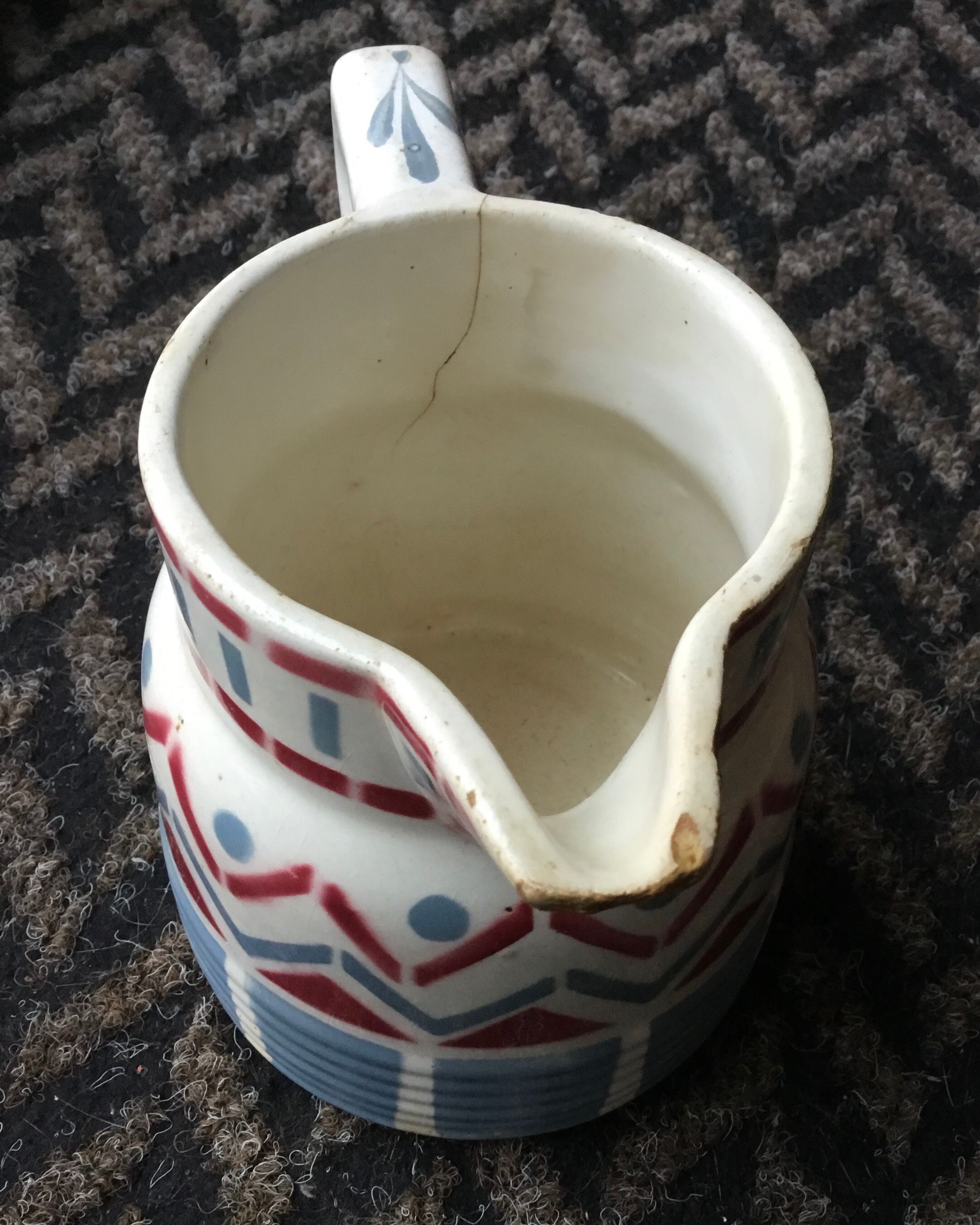 Pitcher earthenware of Longwy