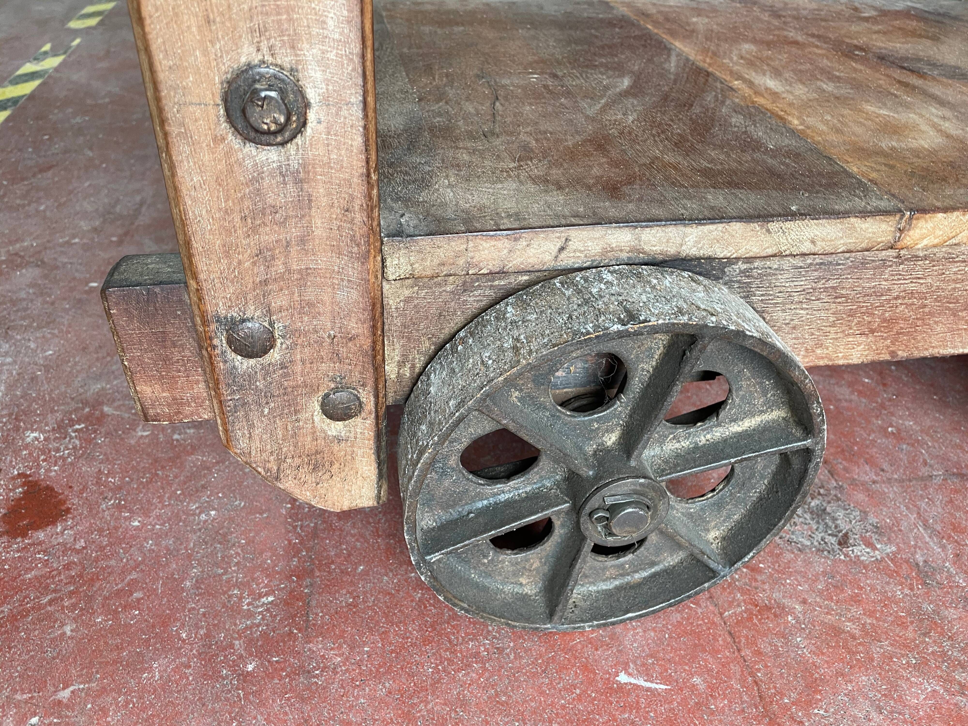 Vintage industrial servant in Teck wood and steel