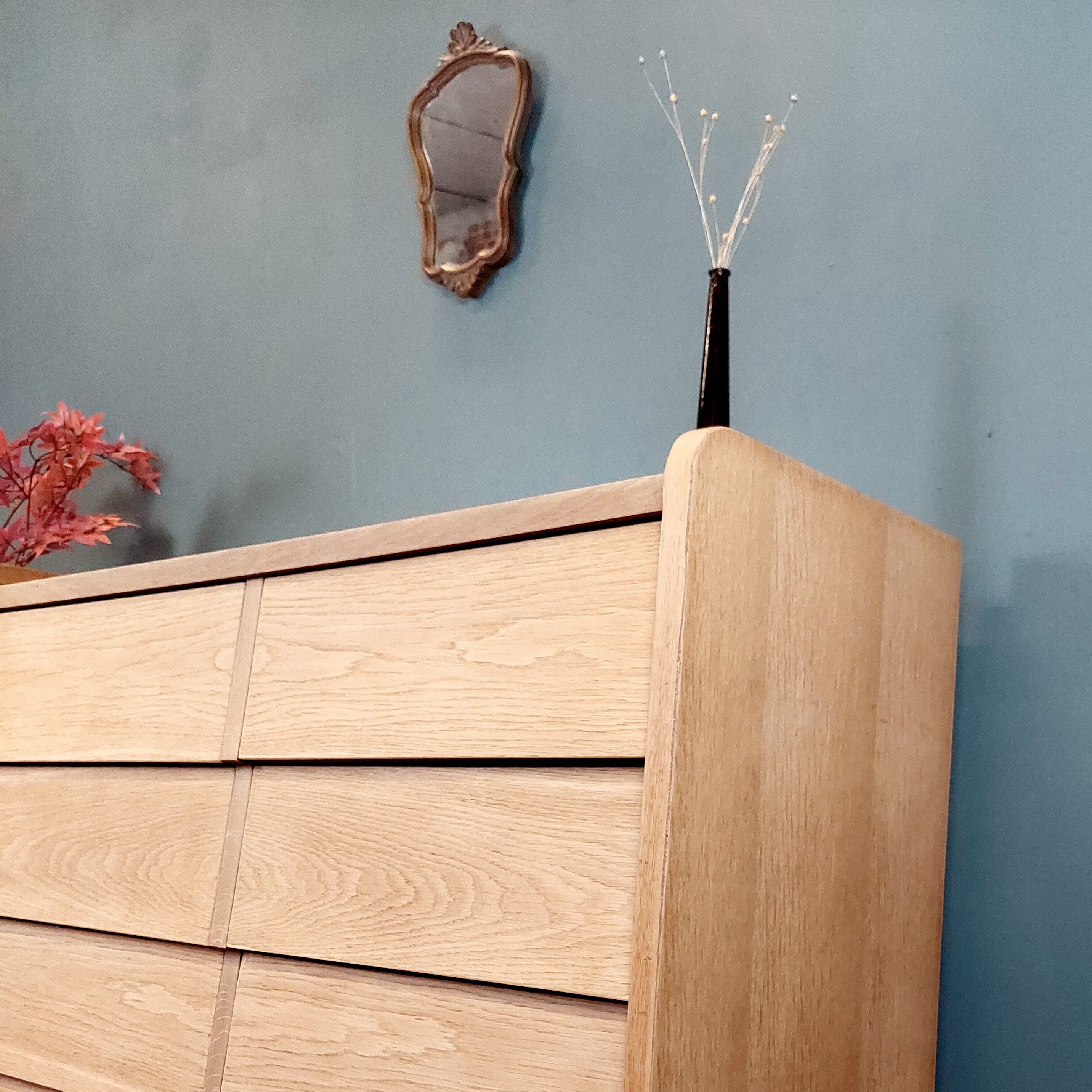 8-drawer dresser