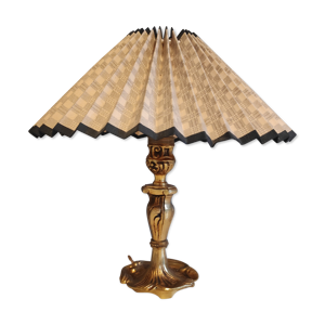lampe avec pied en métal