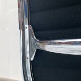 Set of aluminium chairs EA 124 Mid-Century by Charles & Ray Eames for Herman Miller, 1960s.