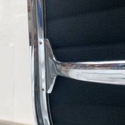 Set of aluminium chairs EA 124 Mid-Century by Charles & Ray Eames for Herman Miller, 1960s.