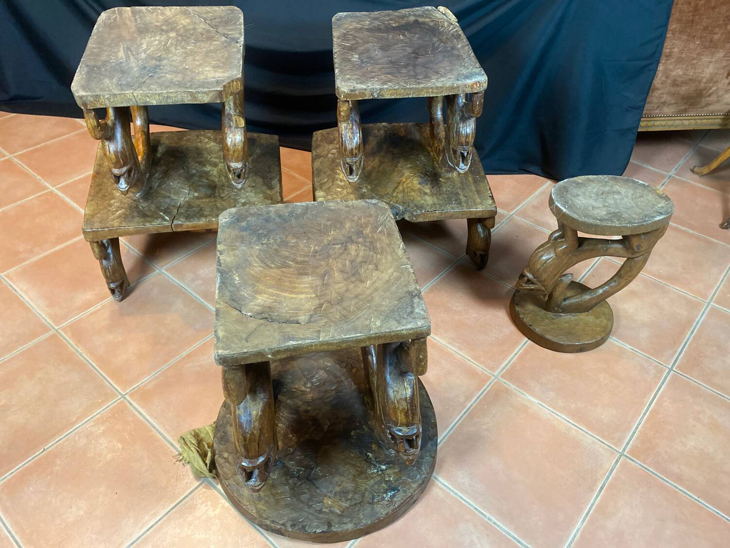 African tribal ensemble of 4 pieces of furniture for dignitaries of the Kingdom of Dahomey, Benin.