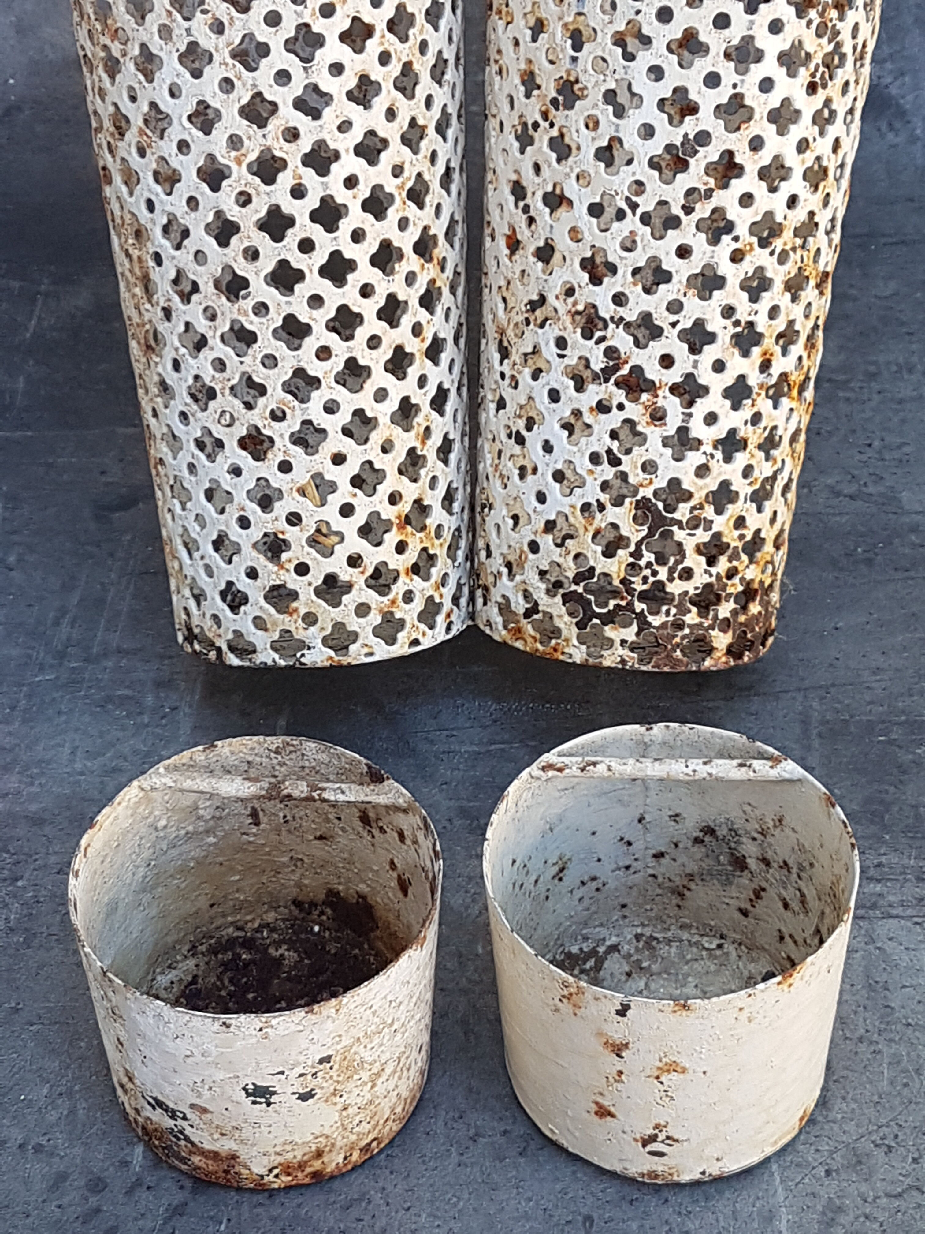 White metal double umbrella holder, Mathieu Mategot - 50s