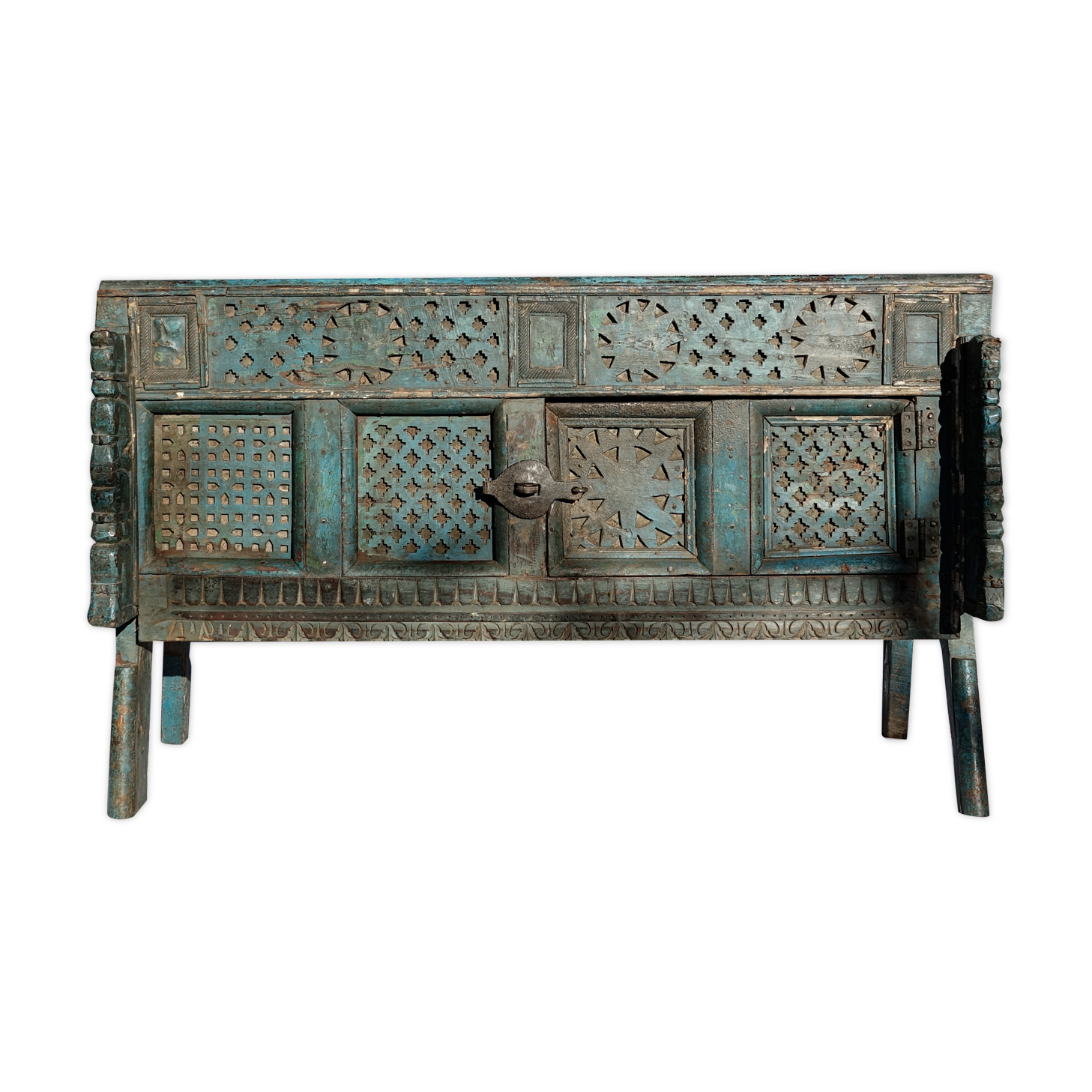 Ancient Indian furniture Damchiya blue