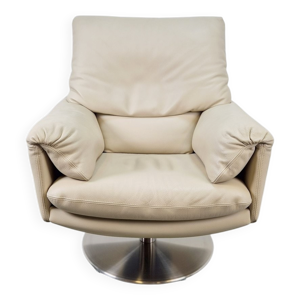 Fauteuil Cece pivotant en cuir de Leolux