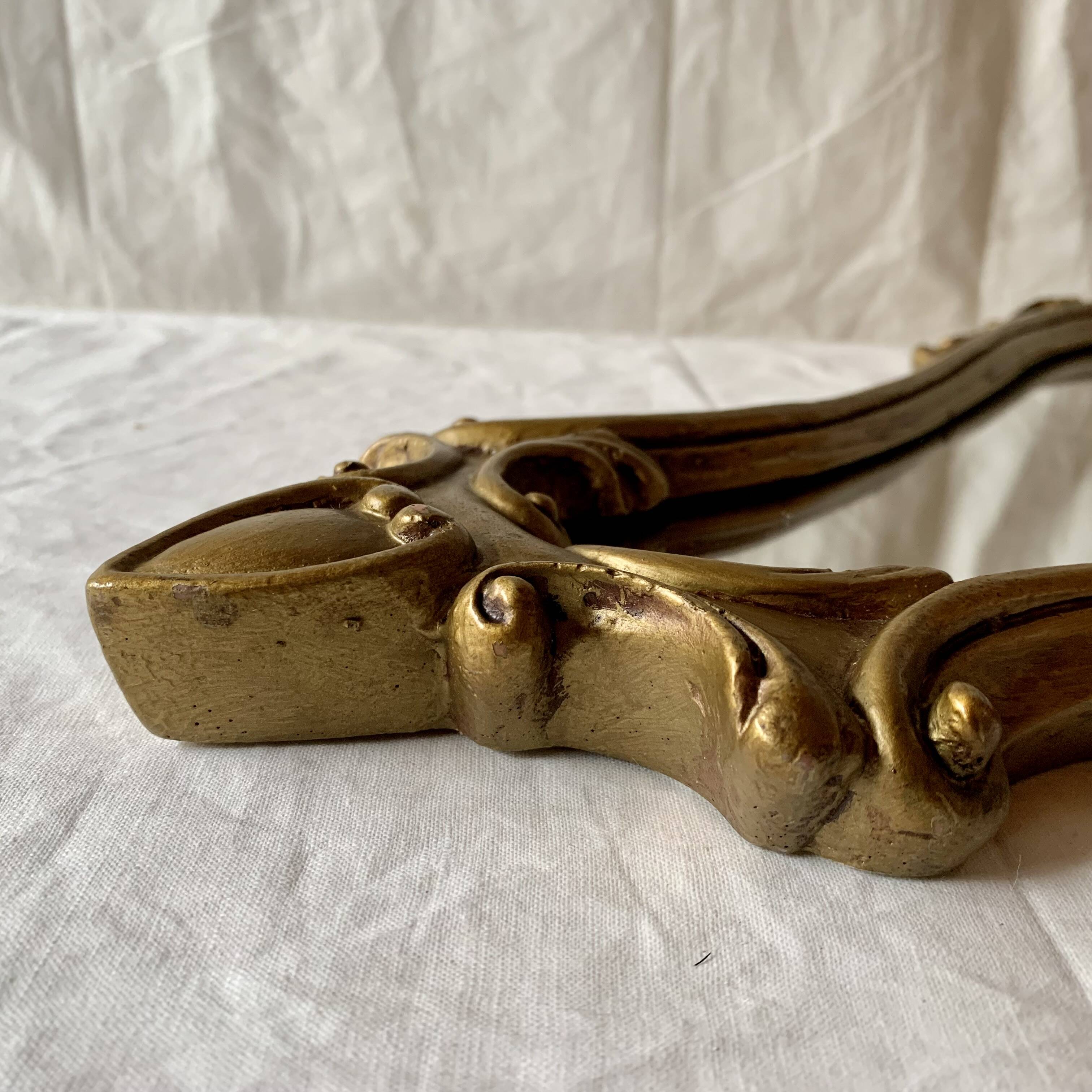 Vintage shell mirror in gold plaster