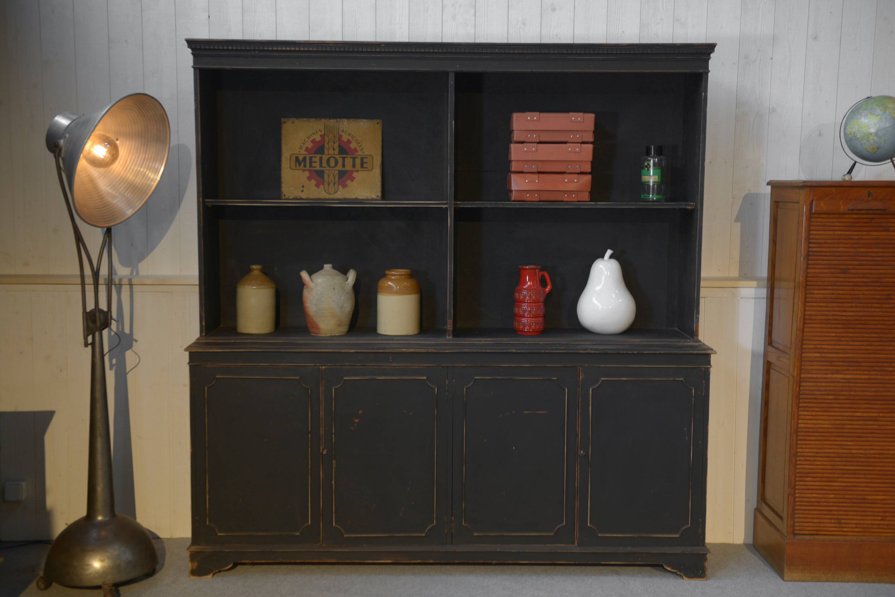 2 corps noir 4 portes partie basse 1960's