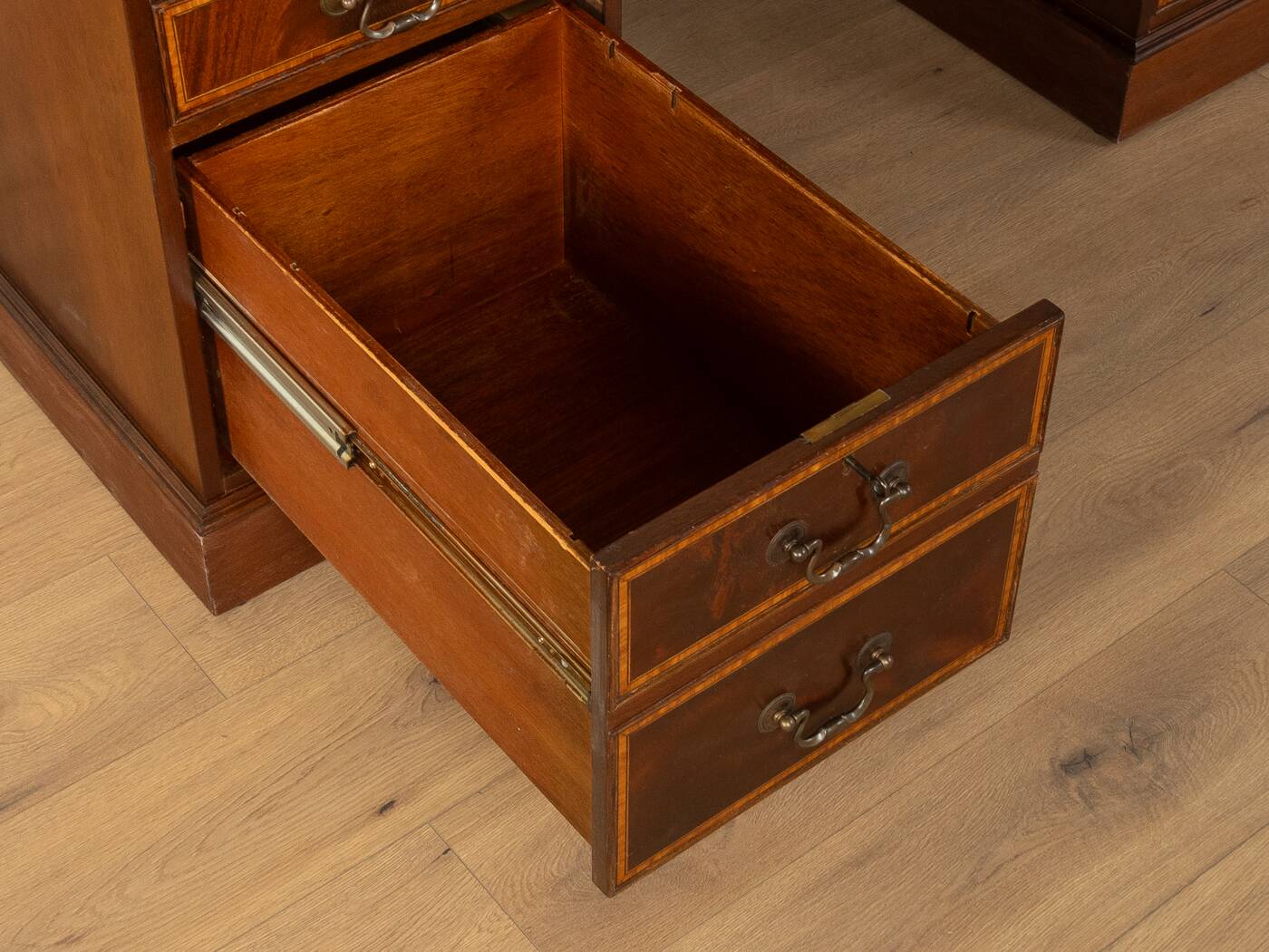 Bureau de style anglais ancien