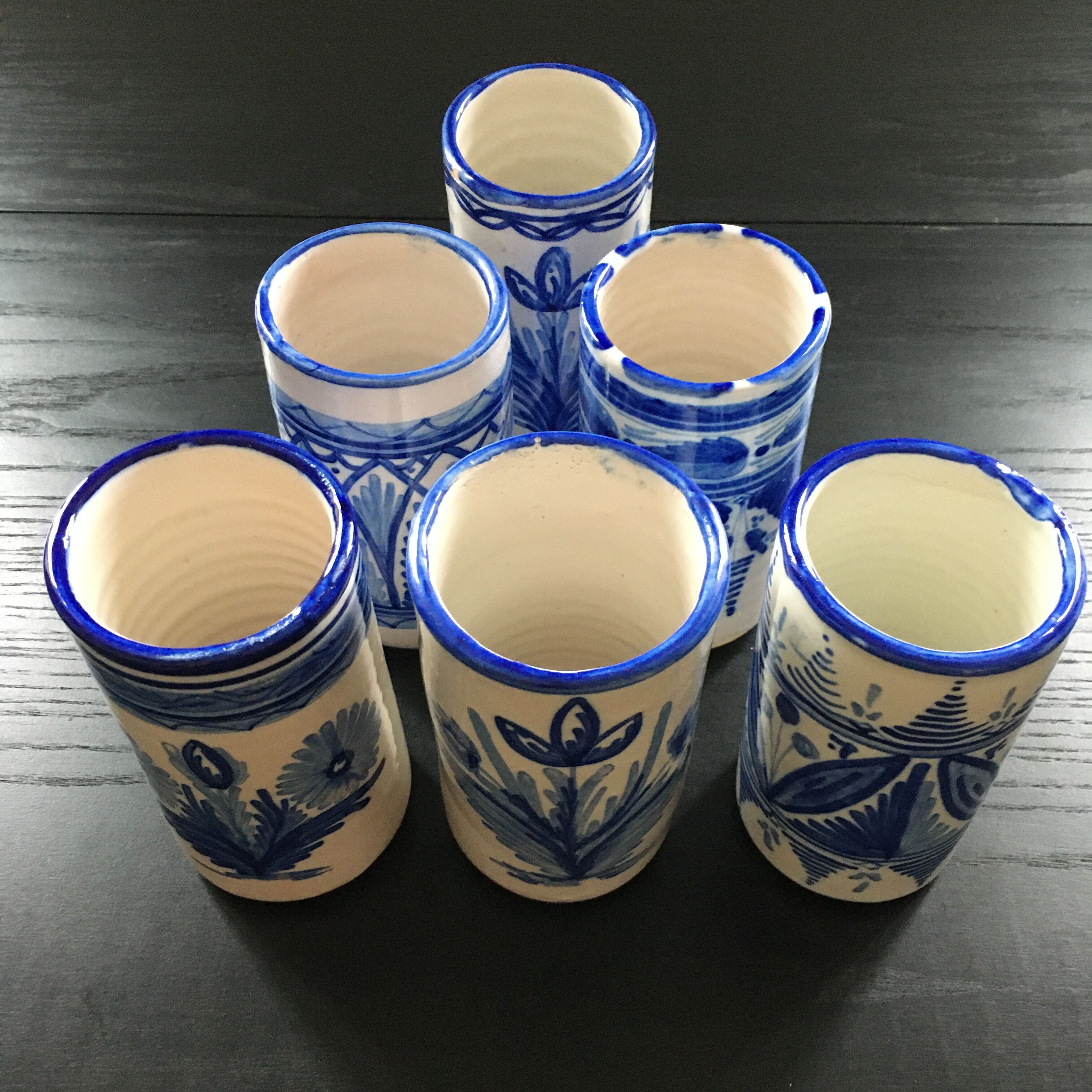 Lot of 5 blue decorative vases signed