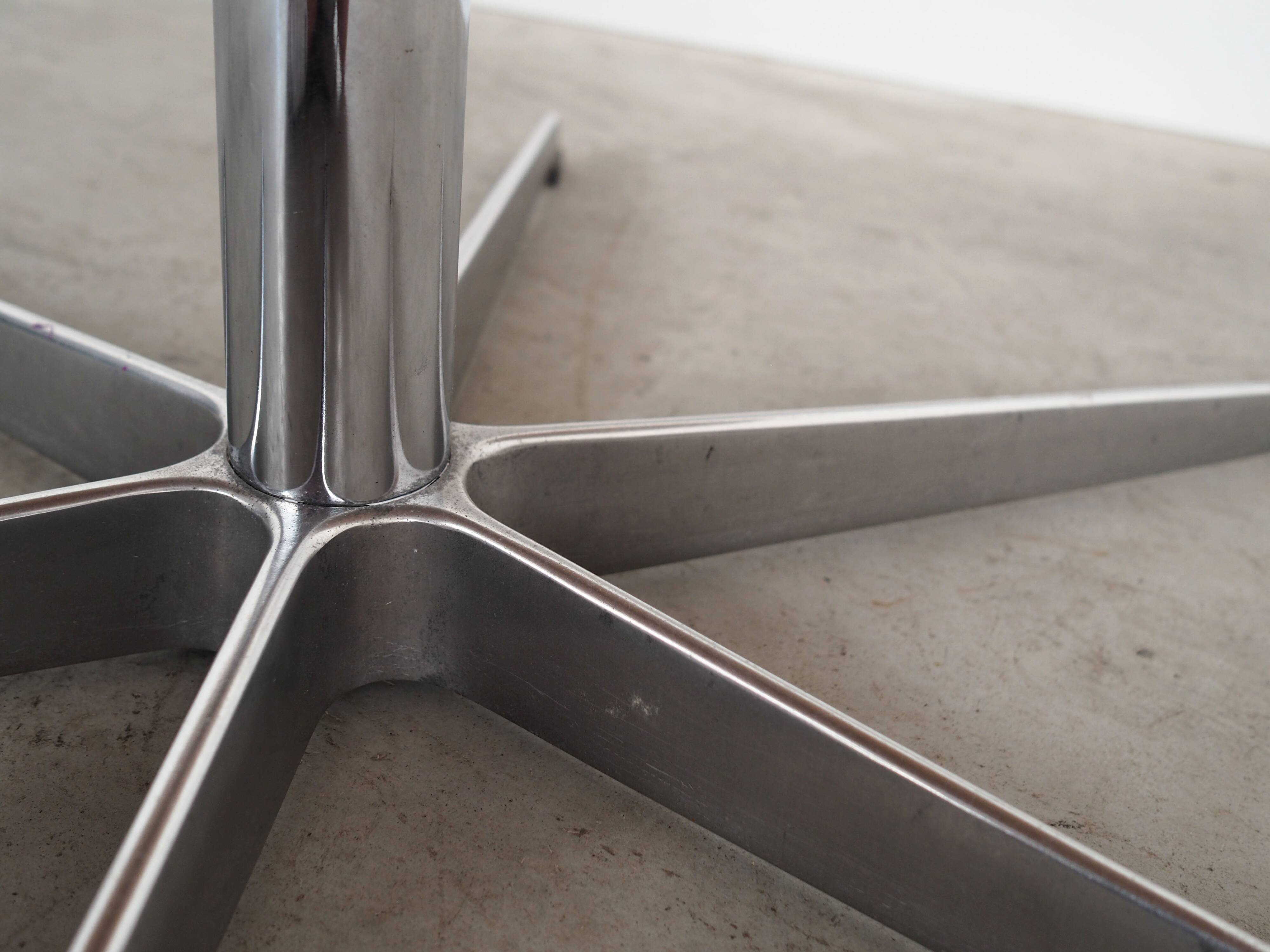 Ash table, Danish design, 1960s, designer: Arne Jacobsen, manufacturer: Fritz Hansen