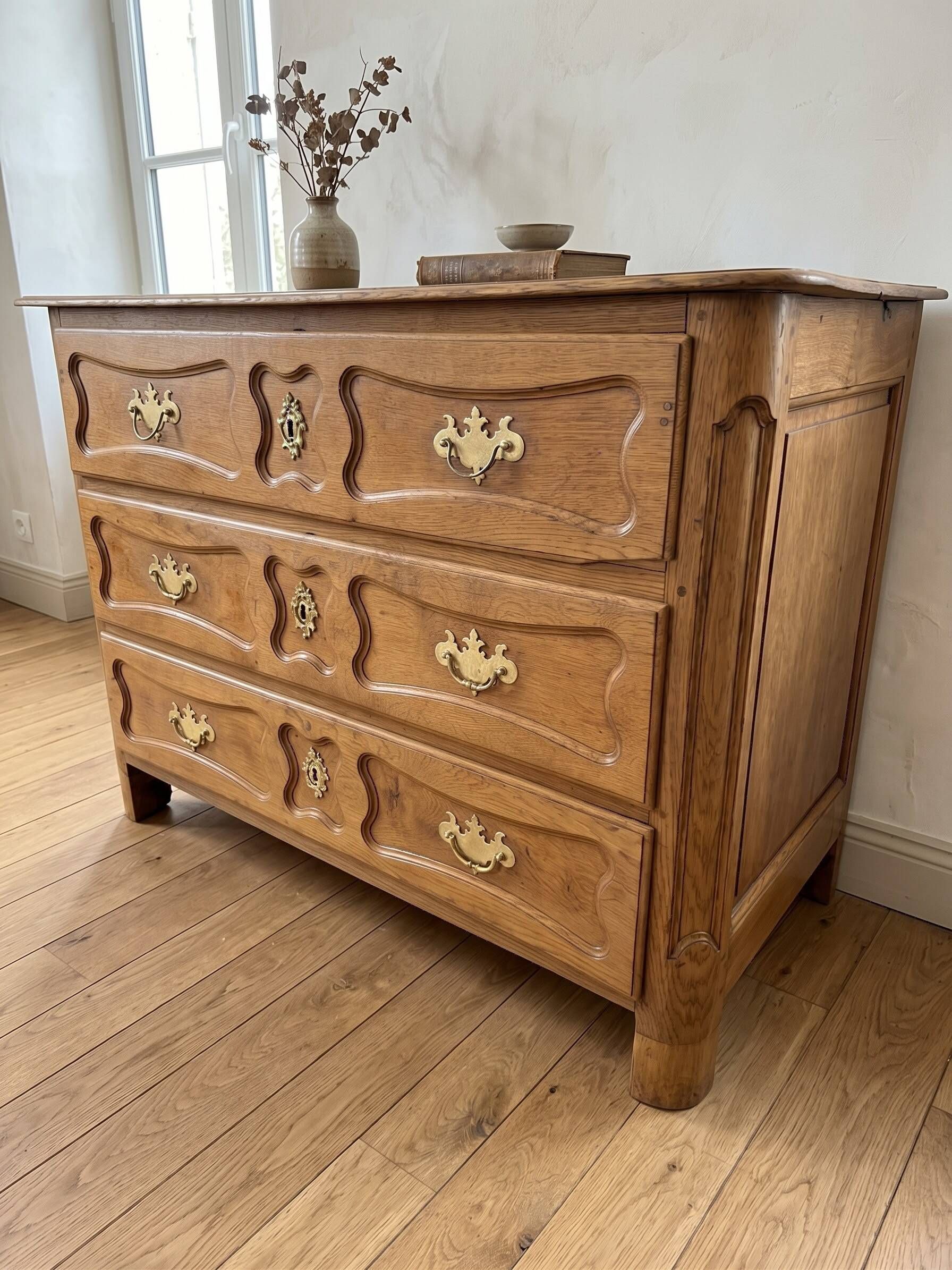 18th-century Louis XV oak commode