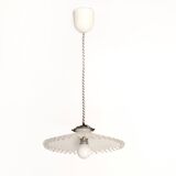 Serrated opaline suspension