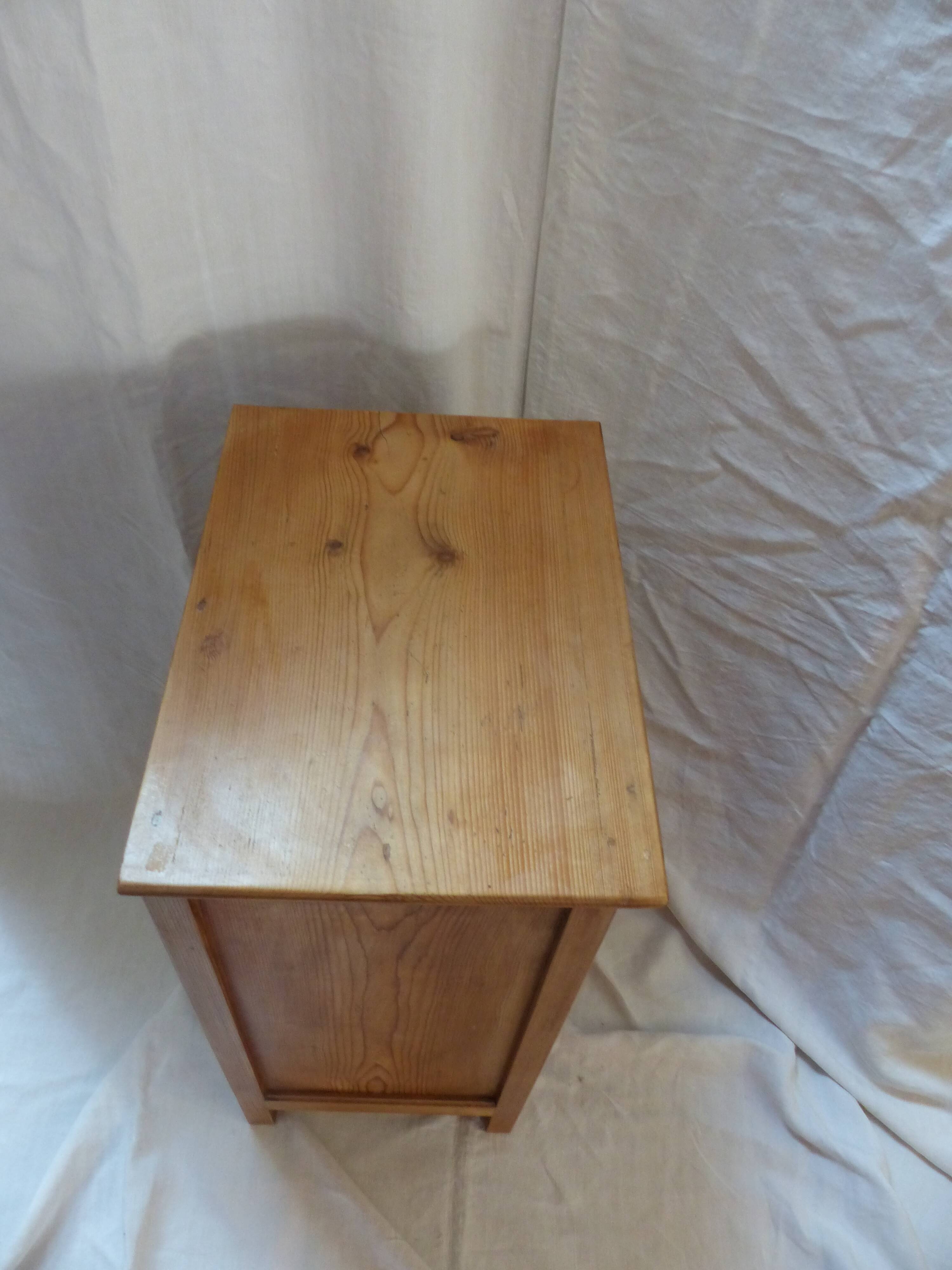Pine bedside