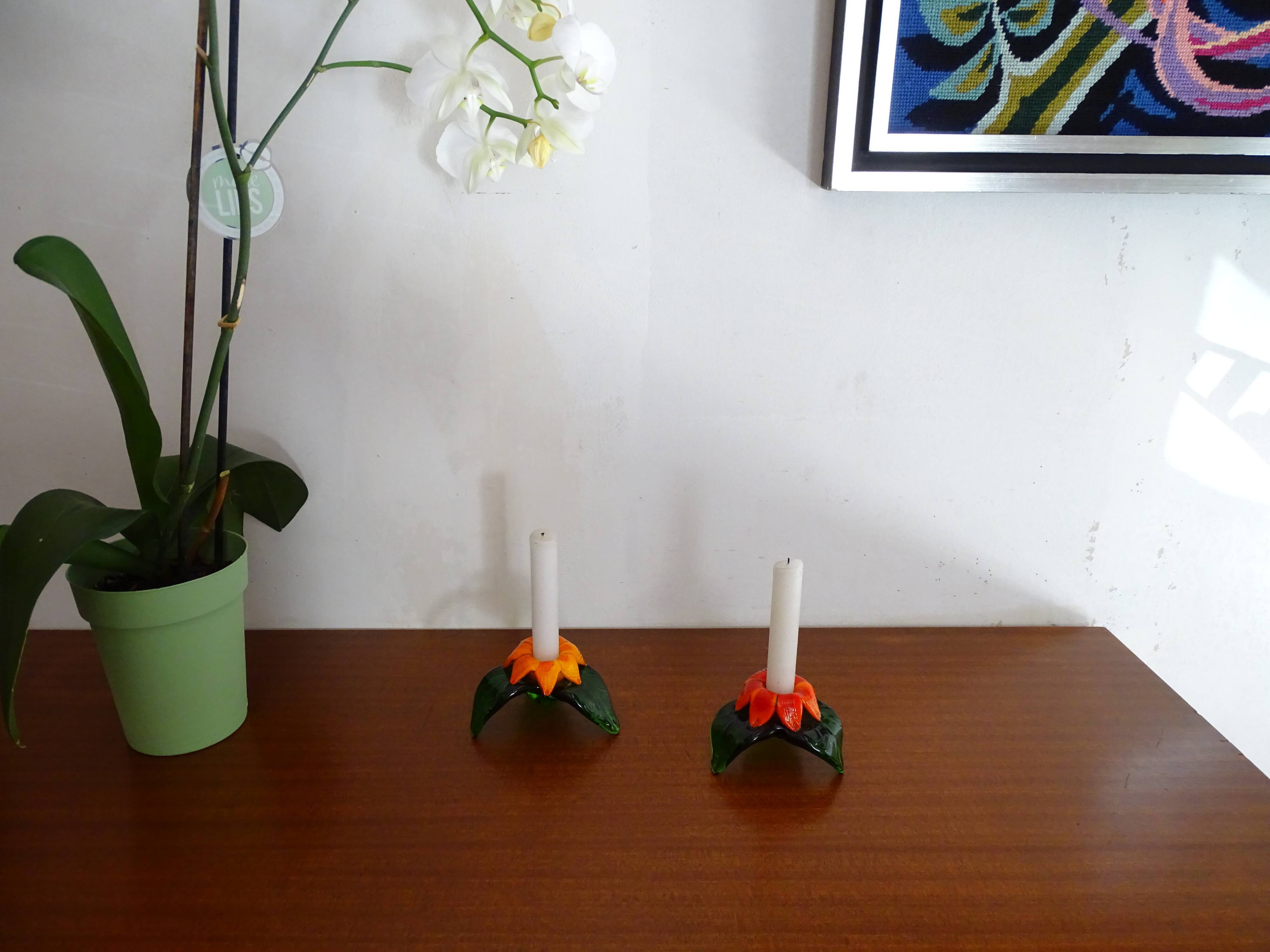 Paire de bougeoirs fleurs en verre Murano
