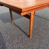 Niels calf otto dining table with extensions