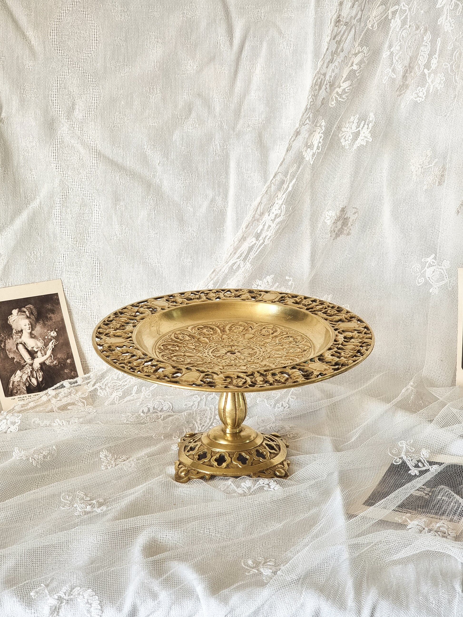 Coupe, plateau sur pied en bronze