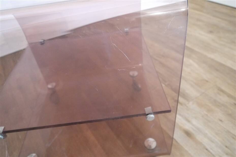 Table d'appoint en plexiglas de Michel Dumas