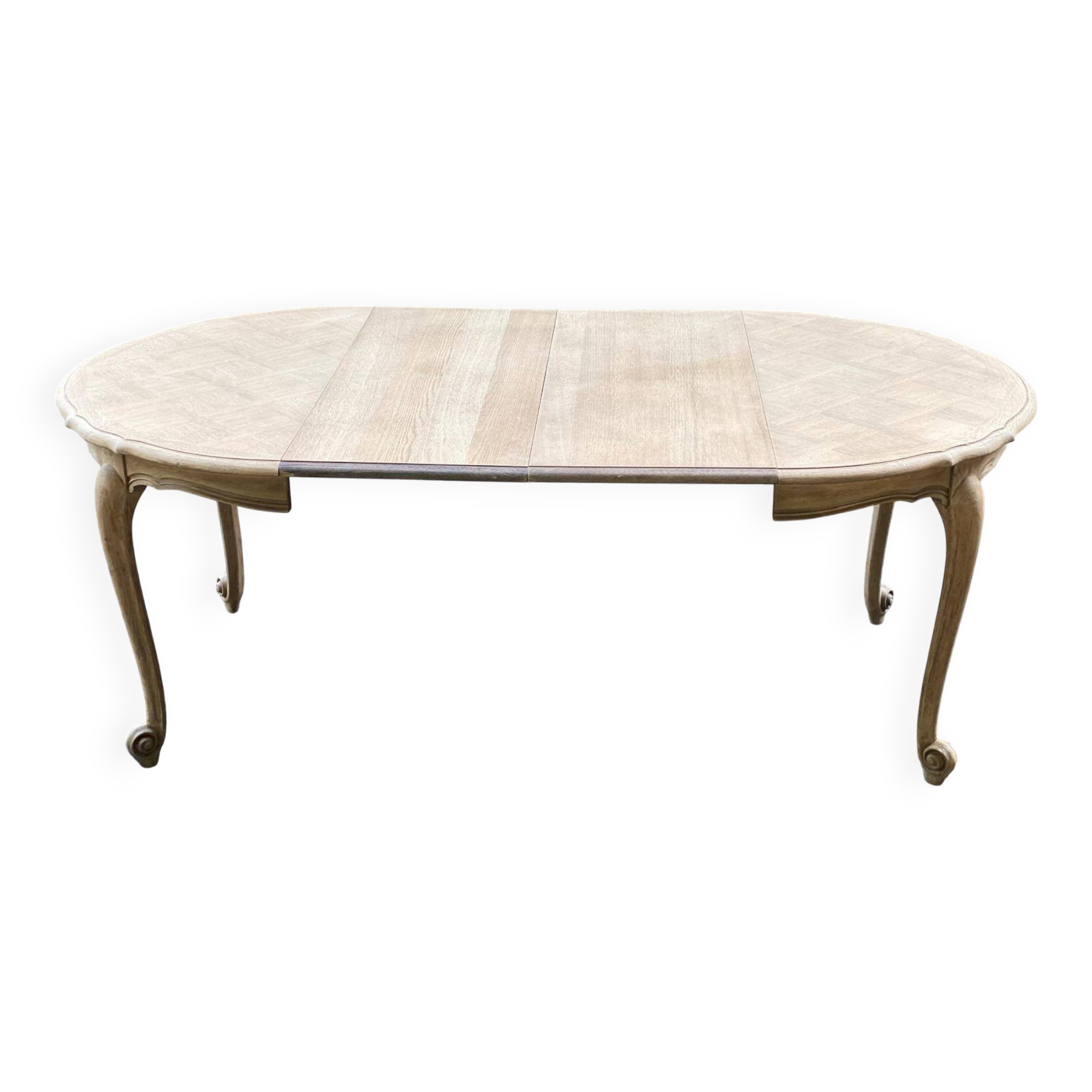 Extendable round Louis XV dining table, renovated in raw wood, 20th century, 200cm
