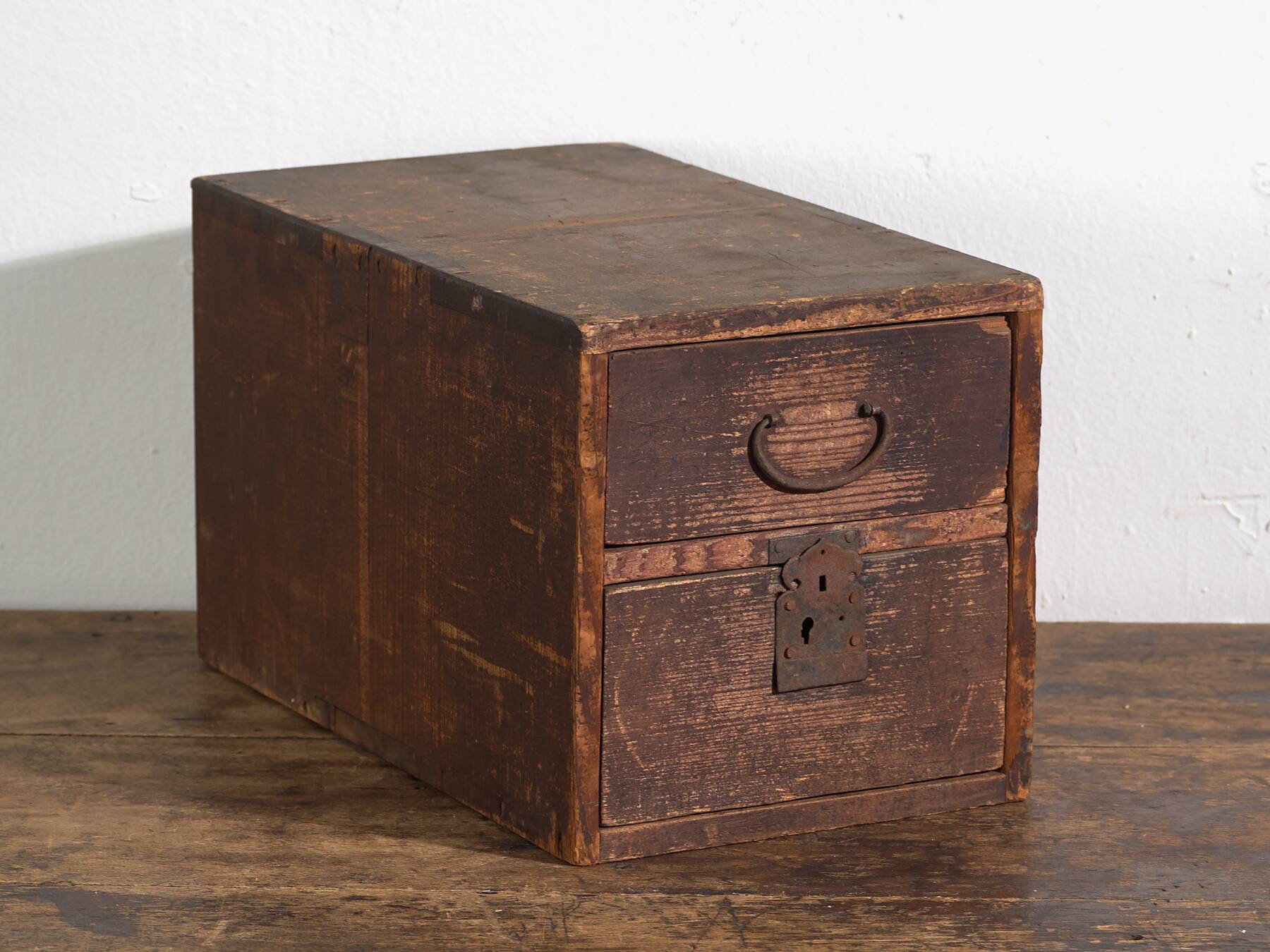 Small antique Japanese tansu – Meiji/Taishō period (circa 1880–1920)