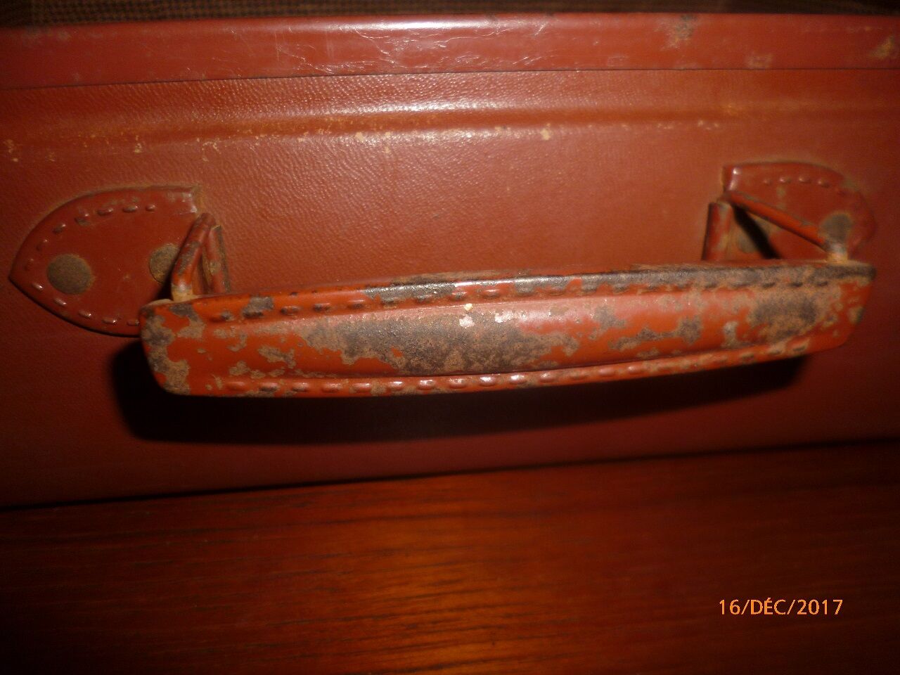 1940-1950 style cardboard suitcase