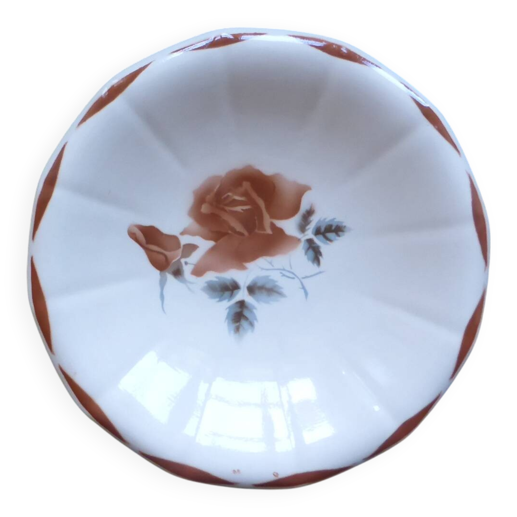 Round-topped dish, Digoin Sarreguemines 200850