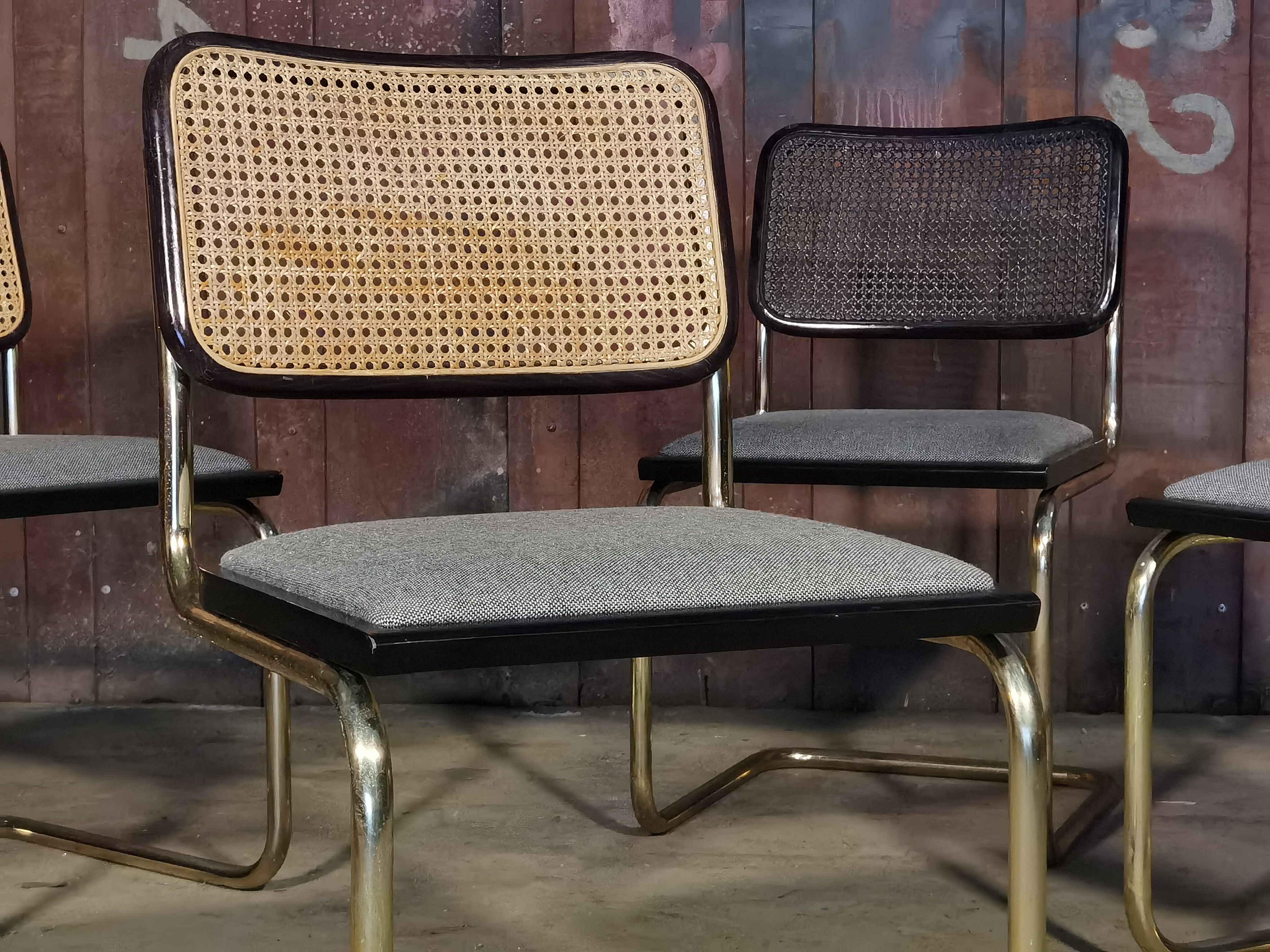 Lot de 4 chaises pied doré B32 Marcel Breuer
