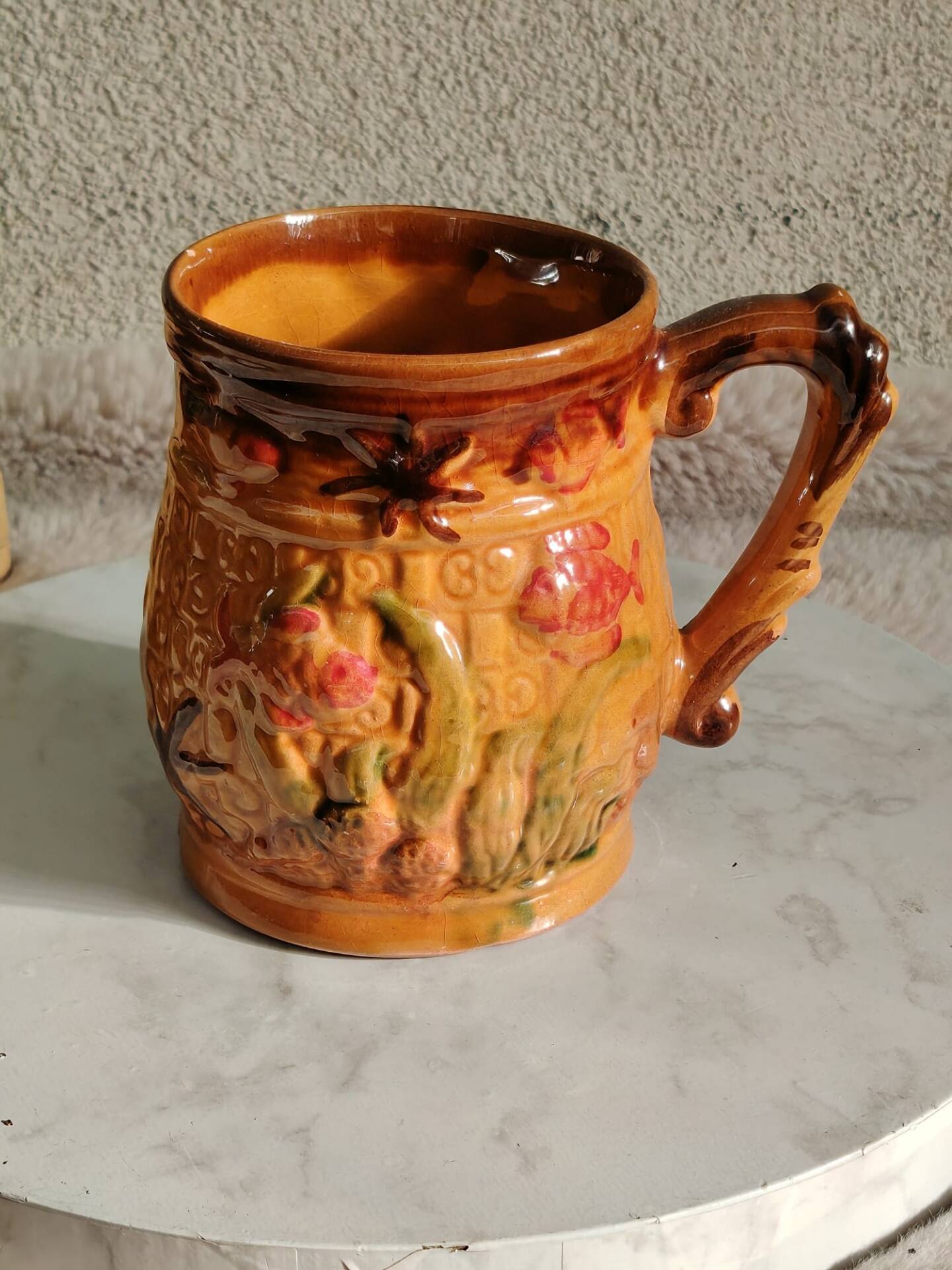 Verre en céramique façon barbotine