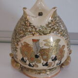 Tripod vase
