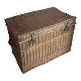 Wicker travel trunk