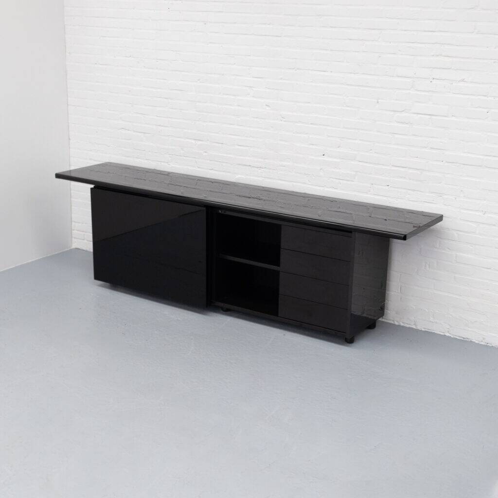 Italian high-gloss sideboard, 1980s