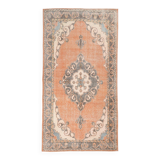 Tapis vintage orange et beige à médaillon central patiné, 157x299 Cm