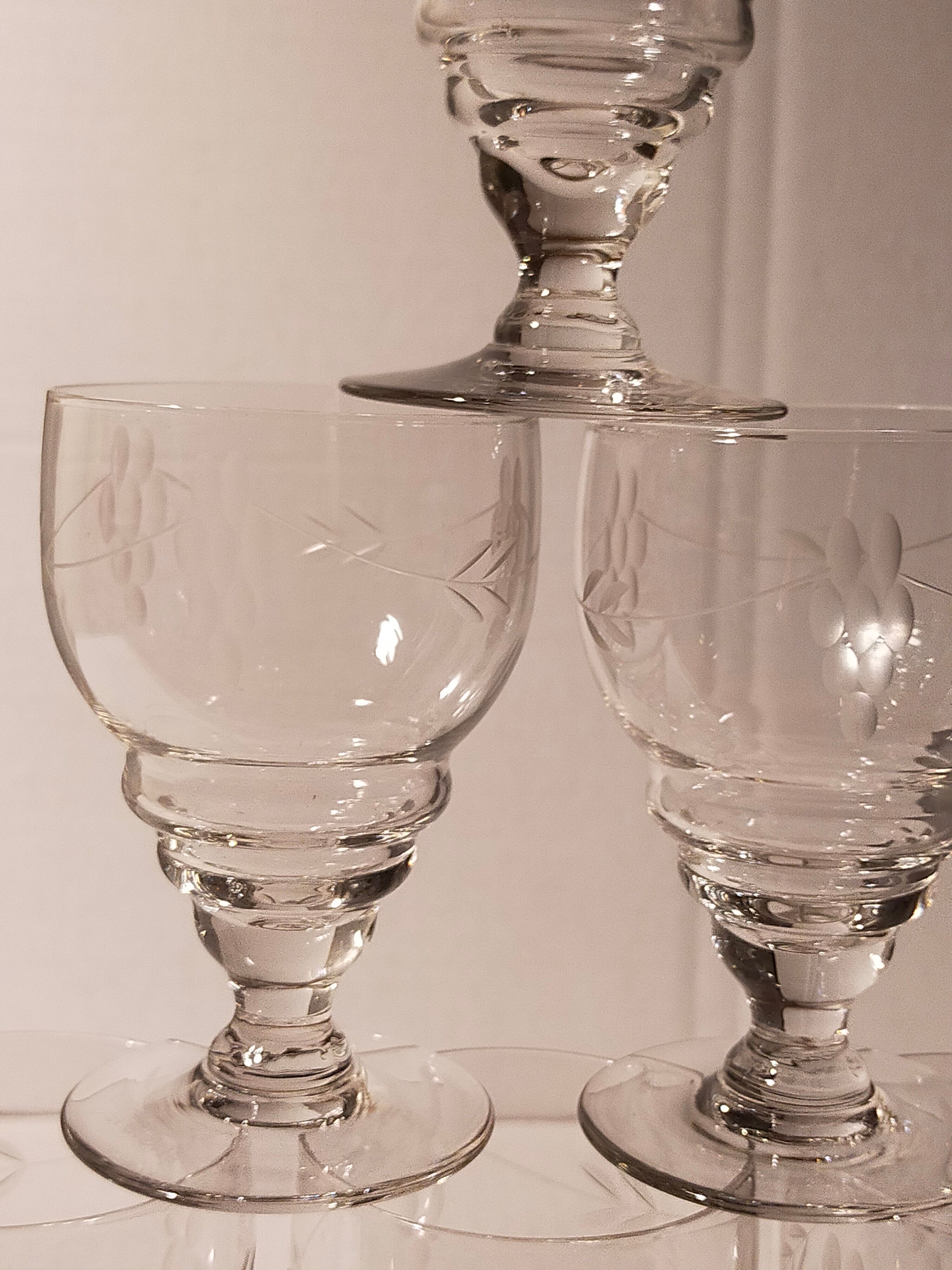 PRODUCT POP UP CHRISTMAS 2020 Six glasses with antique engraved feet