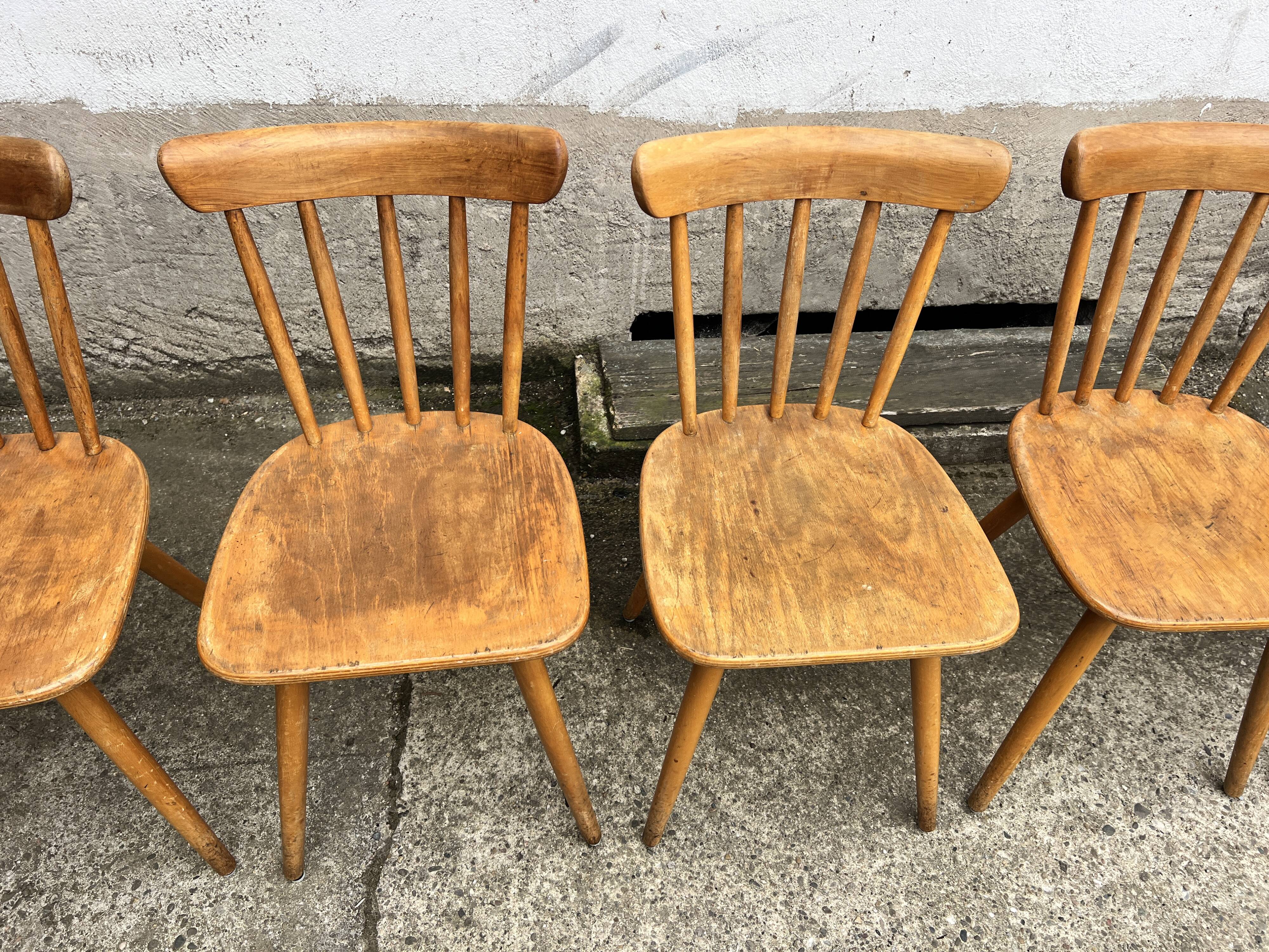 Set of 8 vintage bistro chairs – Warm stained wood – Compass legs