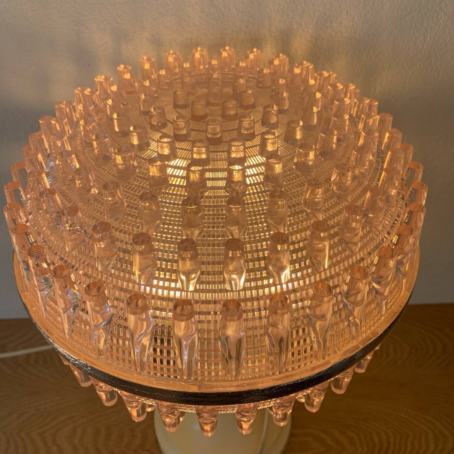 ▪️50s Pop and Modern Plastic Lamp Pink Globe and Cream Base Brand ME